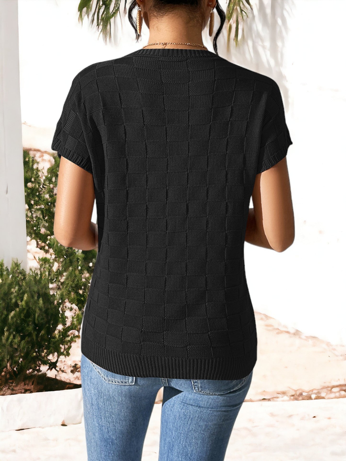 Knitted Square Texture Pattern Round Neck Shirt With Side Pocket Detail