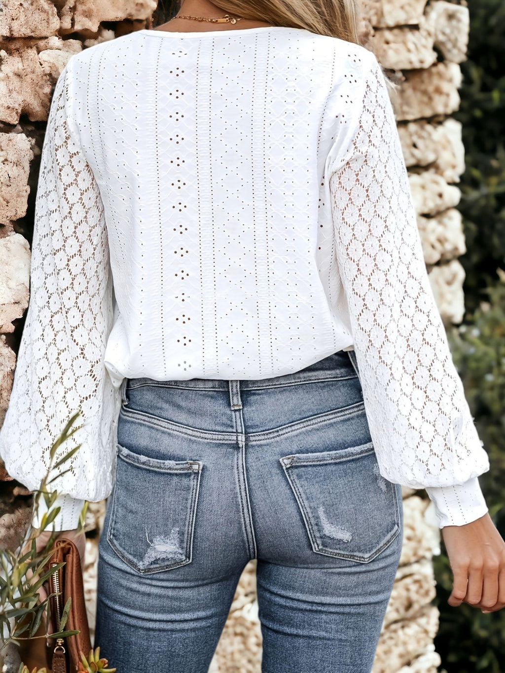 Blusa informal de manga larga con escote en V y encaje cosido