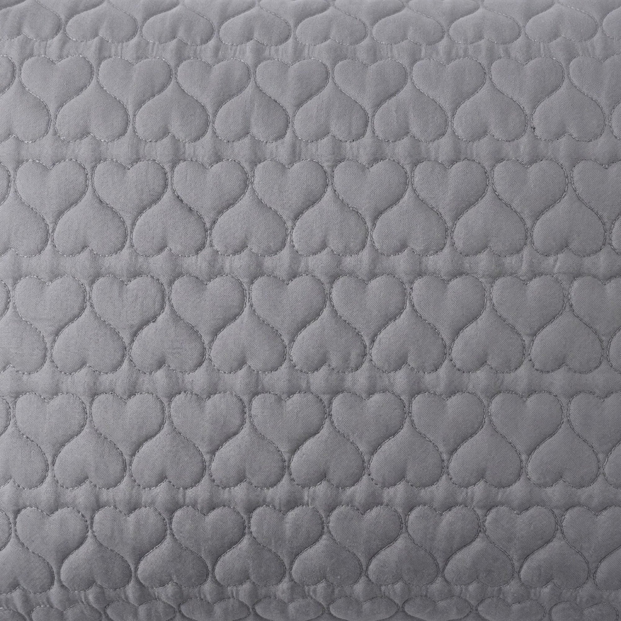 Anna-Kaci 2-Pack Heart Quilted Pillowcases with Envelope Closure Decorative Sleep Cover Set 18.9x29in