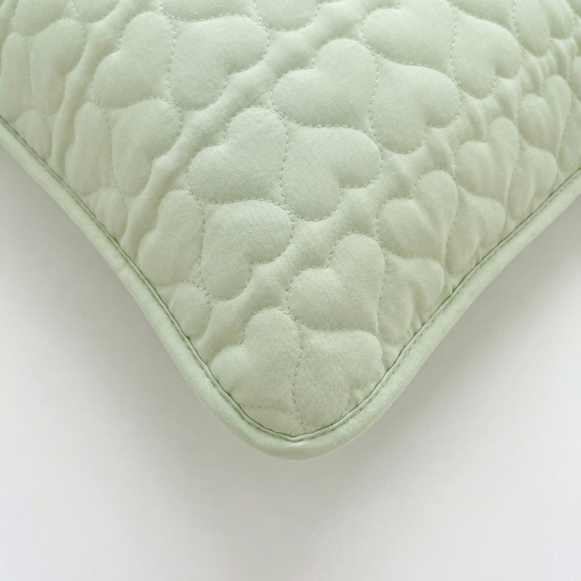 Anna-Kaci 2-Pack Heart Quilted Pillowcases with Envelope Closure Decorative Sleep Cover Set 18.9x29in
