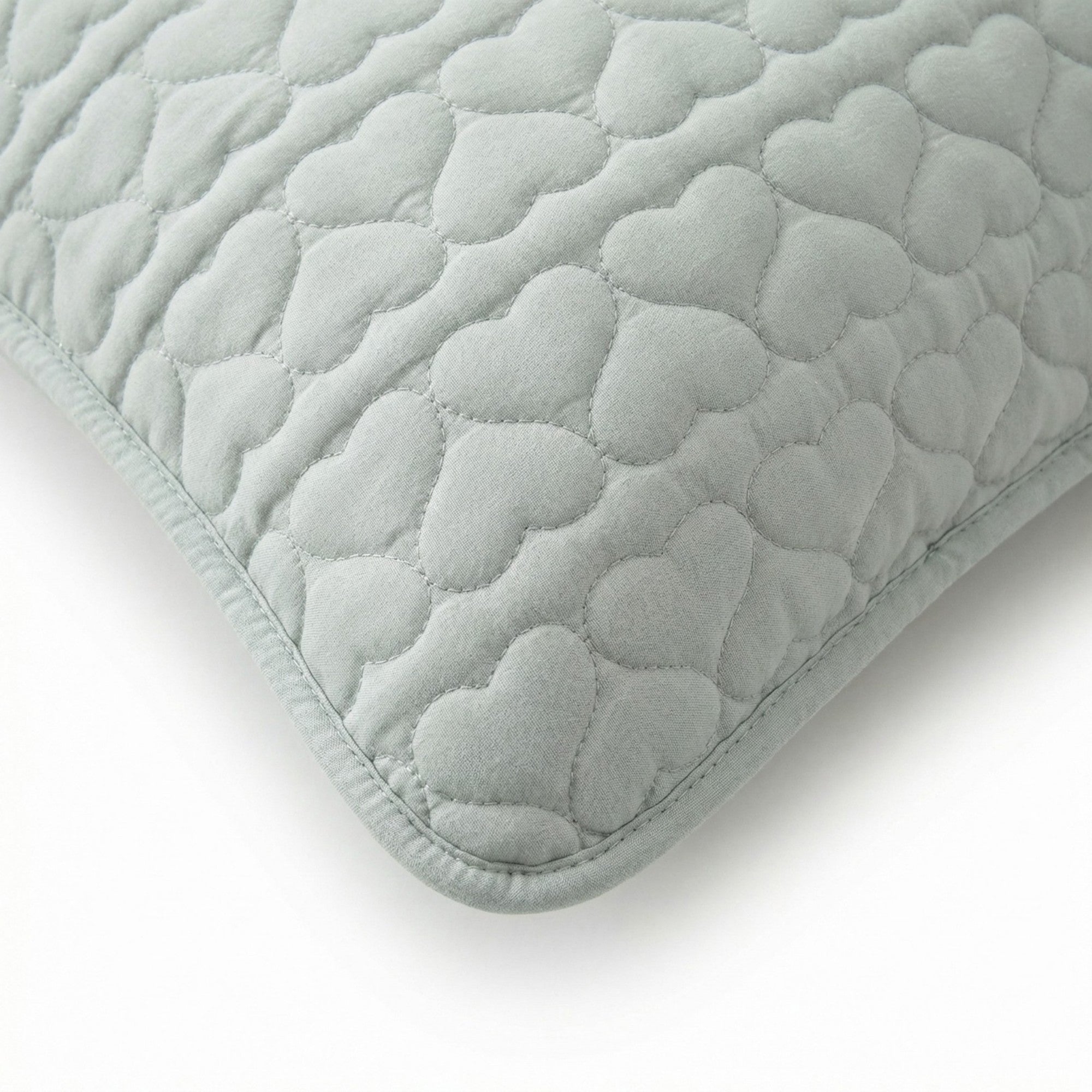 Anna-Kaci 2-Pack Heart Quilted Pillowcases with Envelope Closure Decorative Sleep Cover Set 18.9x29in