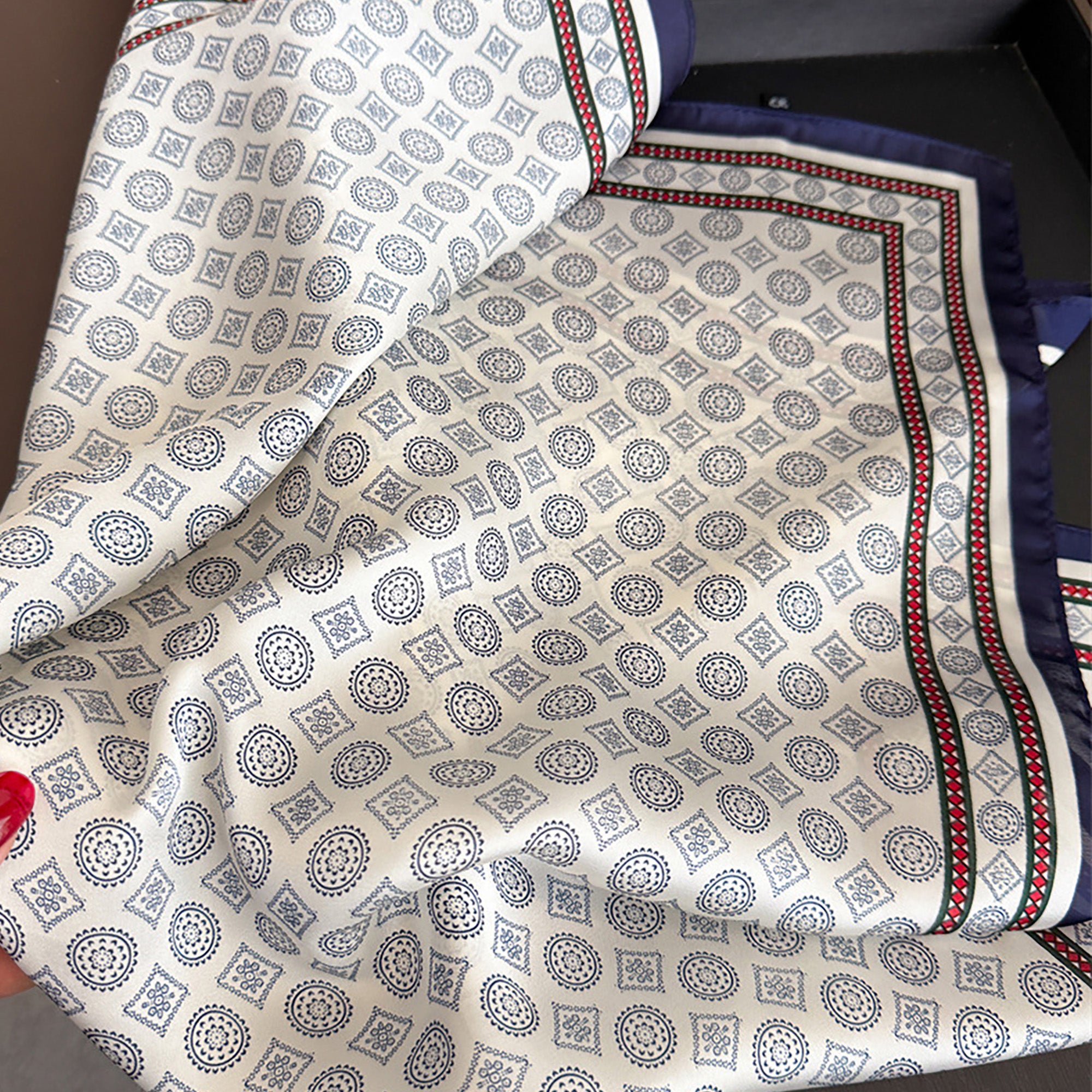Anna-Kaci Square Scarf with Classic Geometric Print and Contrast Border 27.5¡Á27.5inches