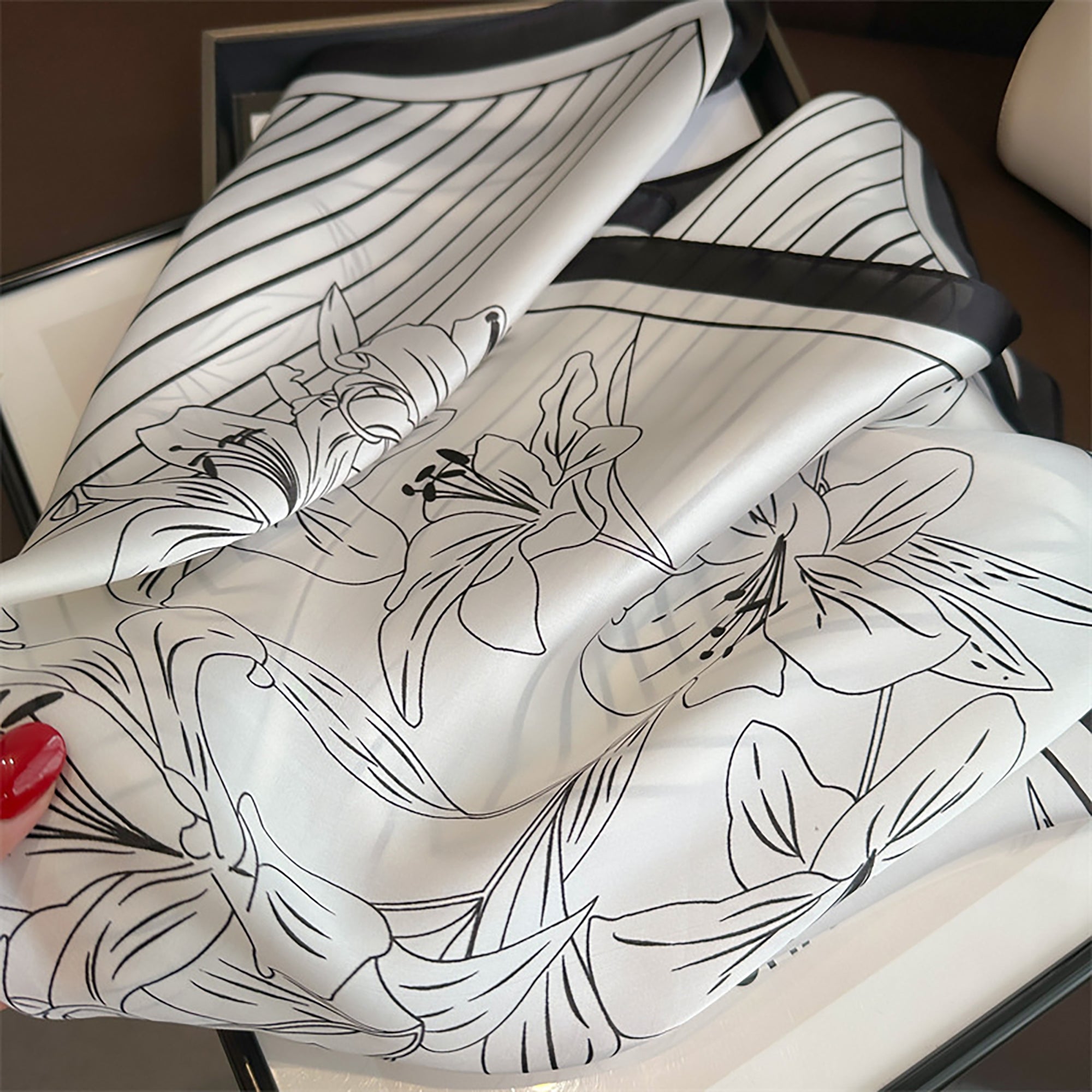 Anna-Kaci Womens Satin Square Scarf with Modern Floral Line Art 27.5¡Á27.5inches