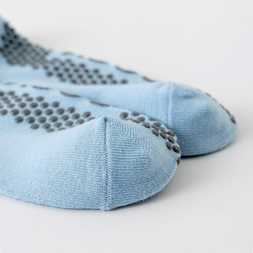 Anna-Kaci 2 Pairs Gradient Ribbed Crew Socks with Non-Slip Grip Bottom for Indoor or Studio Use