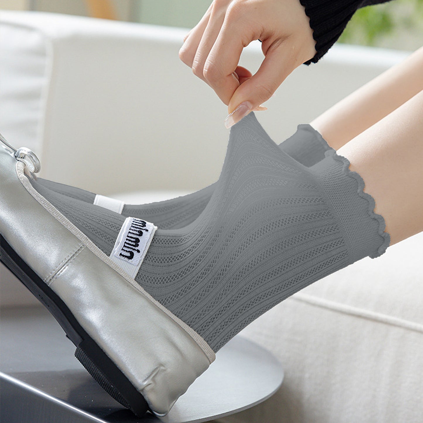 Anna-Kaci Sheer Ruffle-Trimmed Ankle Socks 6pk