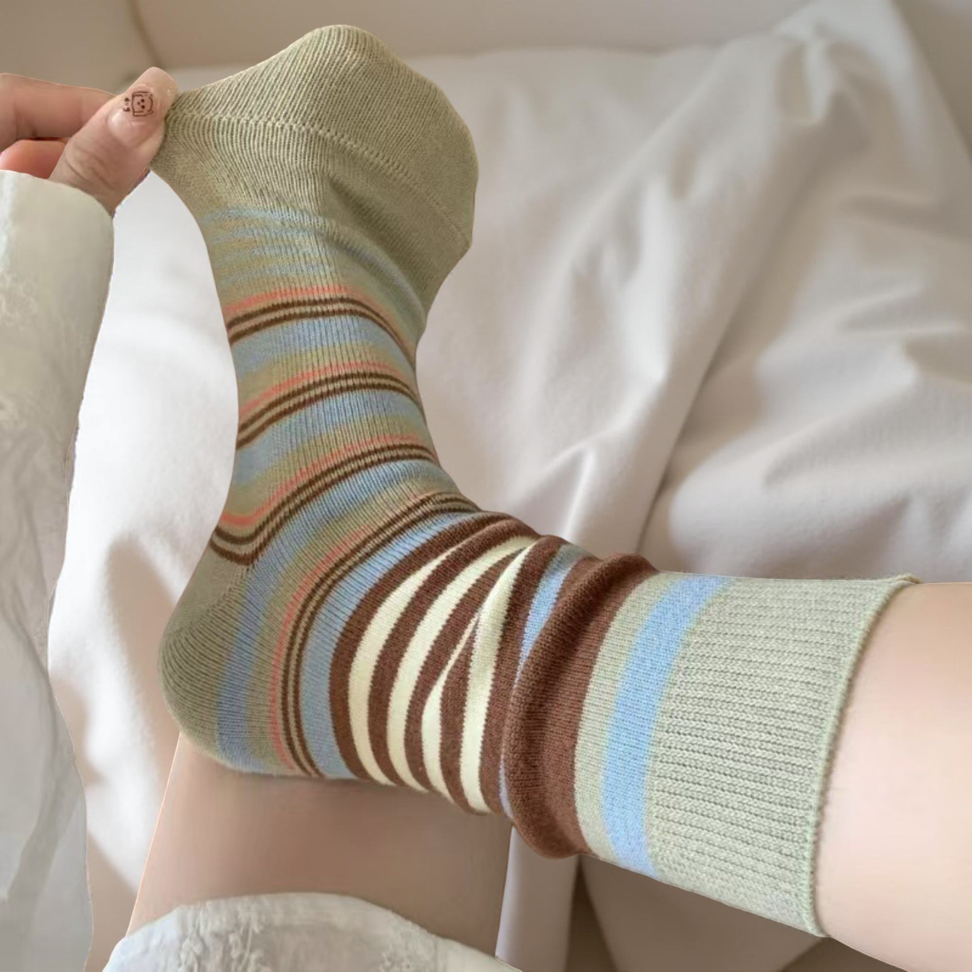 Anna-Kaci Women's 4 Pairs Striped Knit Crew Socks Soft Stretch Everyday Cozy Socks for Casual Wear