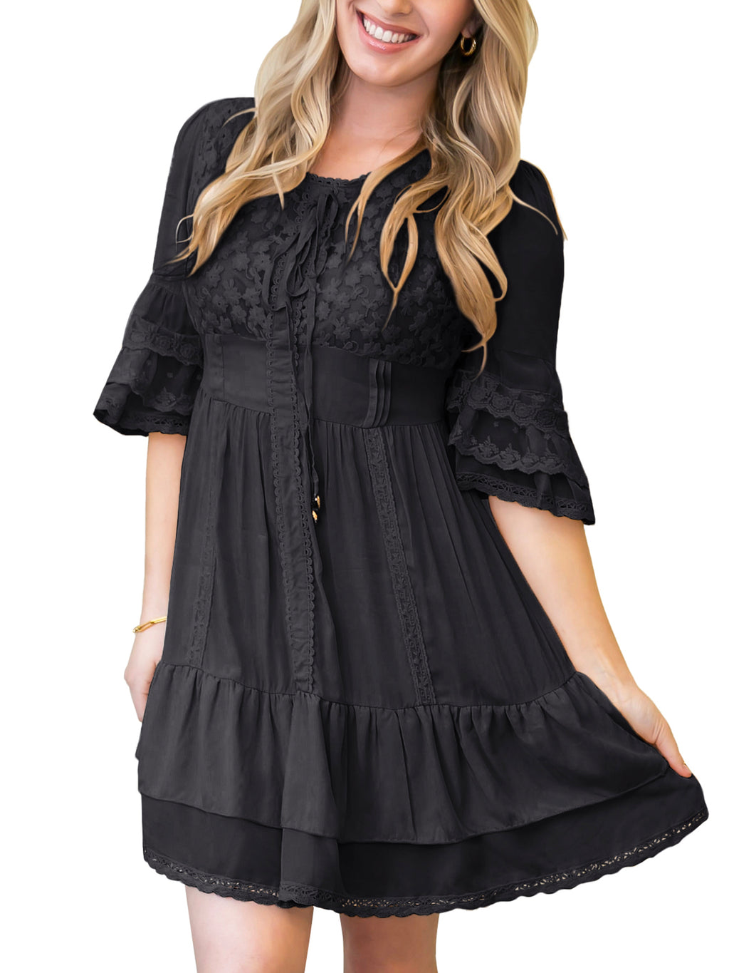 Vestido corto bohemio con mangas acampanadas, dobladillo con volantes y encaje floral