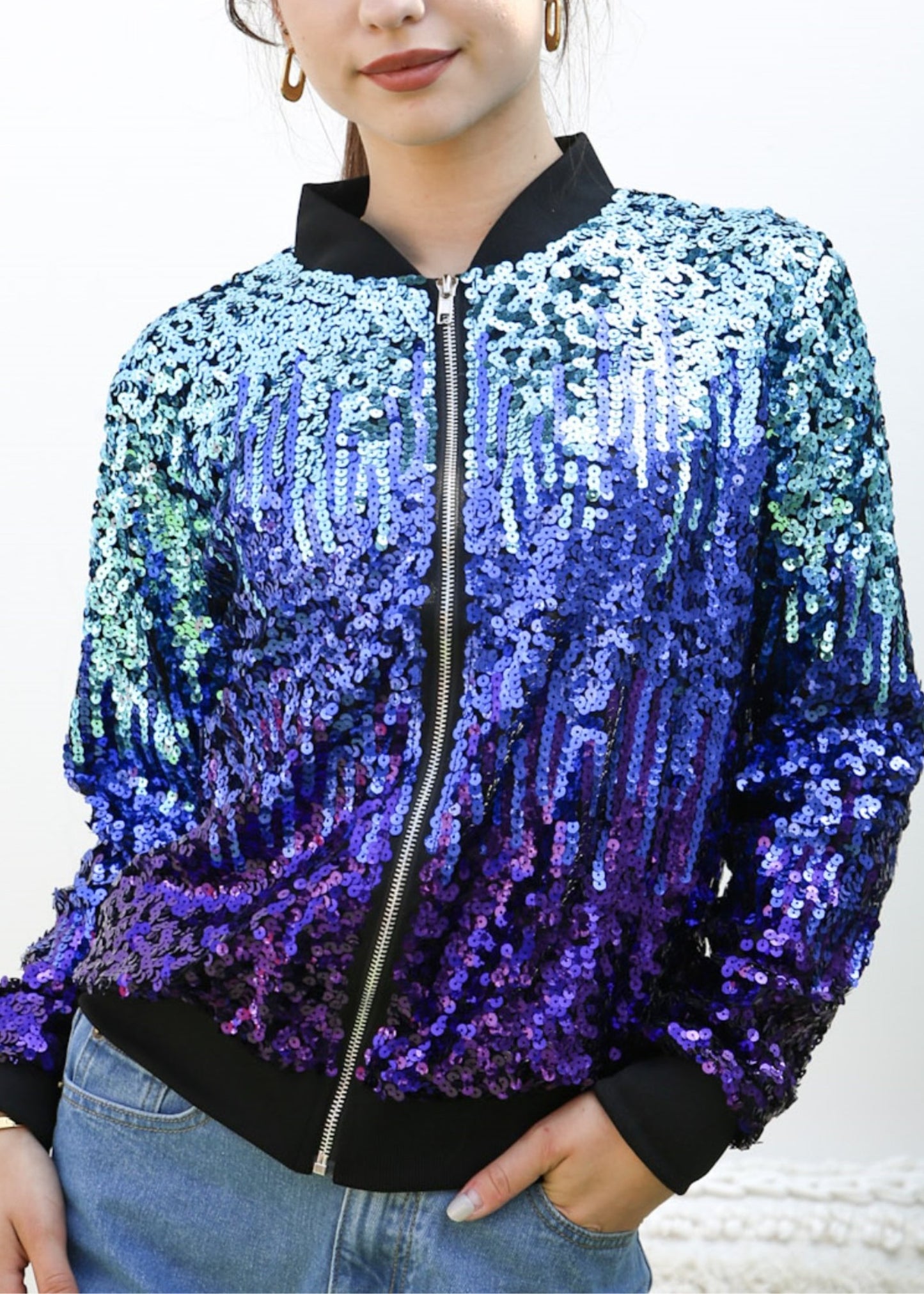 Chaqueta universitaria con lentejuelas metálicas a rayas