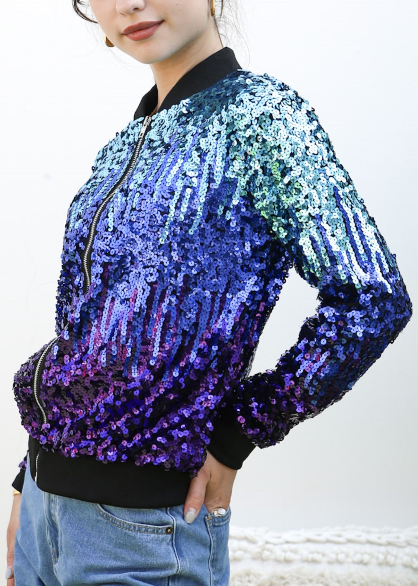 Chaqueta universitaria con lentejuelas metálicas a rayas