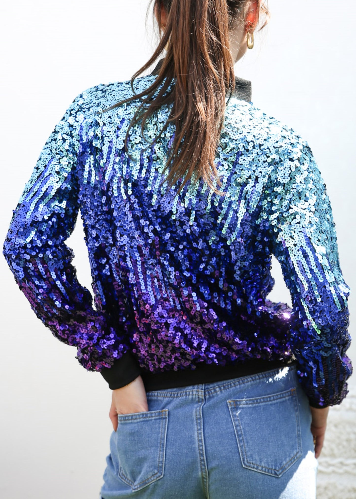 Chaqueta universitaria con lentejuelas metálicas a rayas
