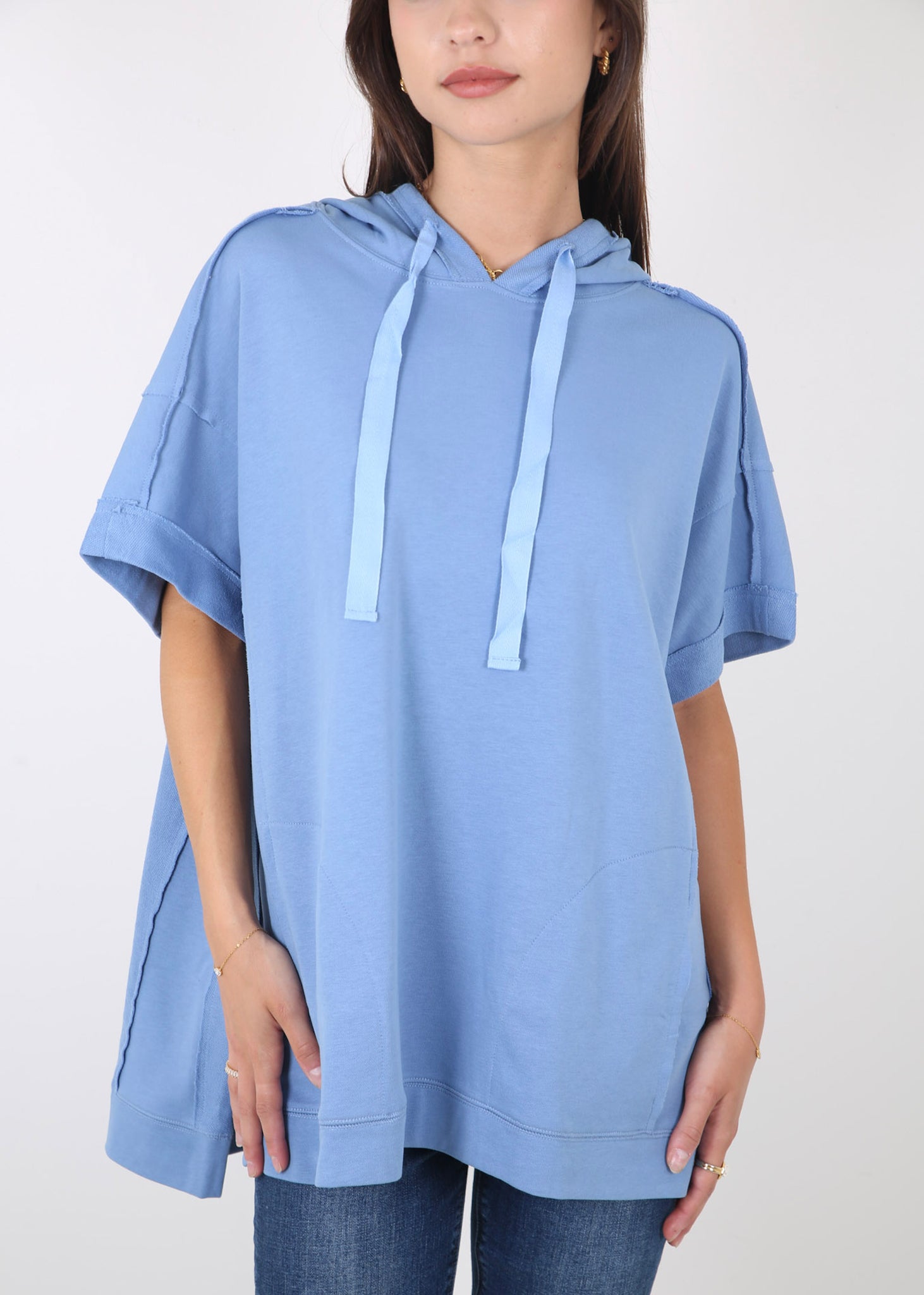 Sudadera con capucha de manga corta para novio