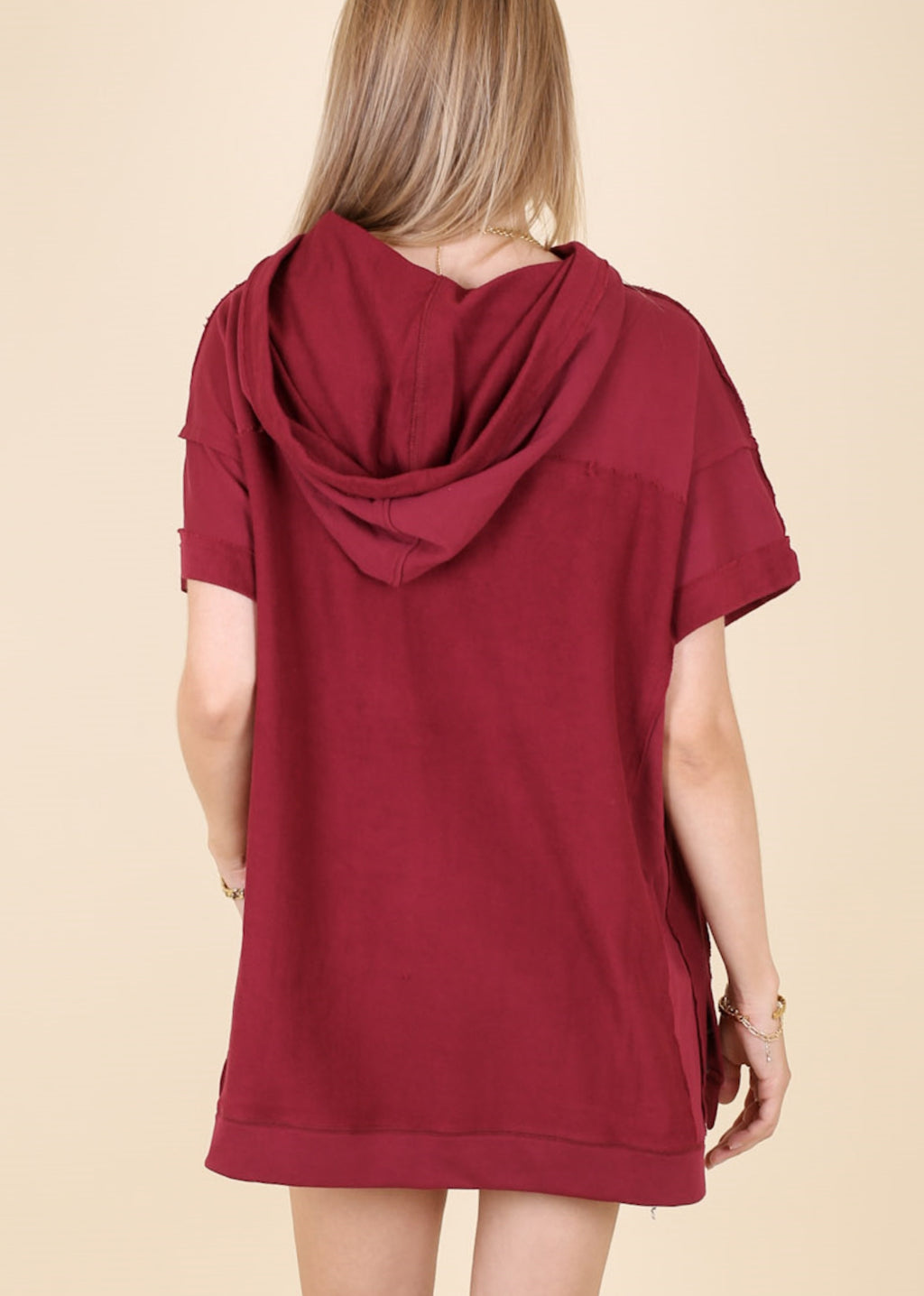 Sudadera con capucha de manga corta para novio