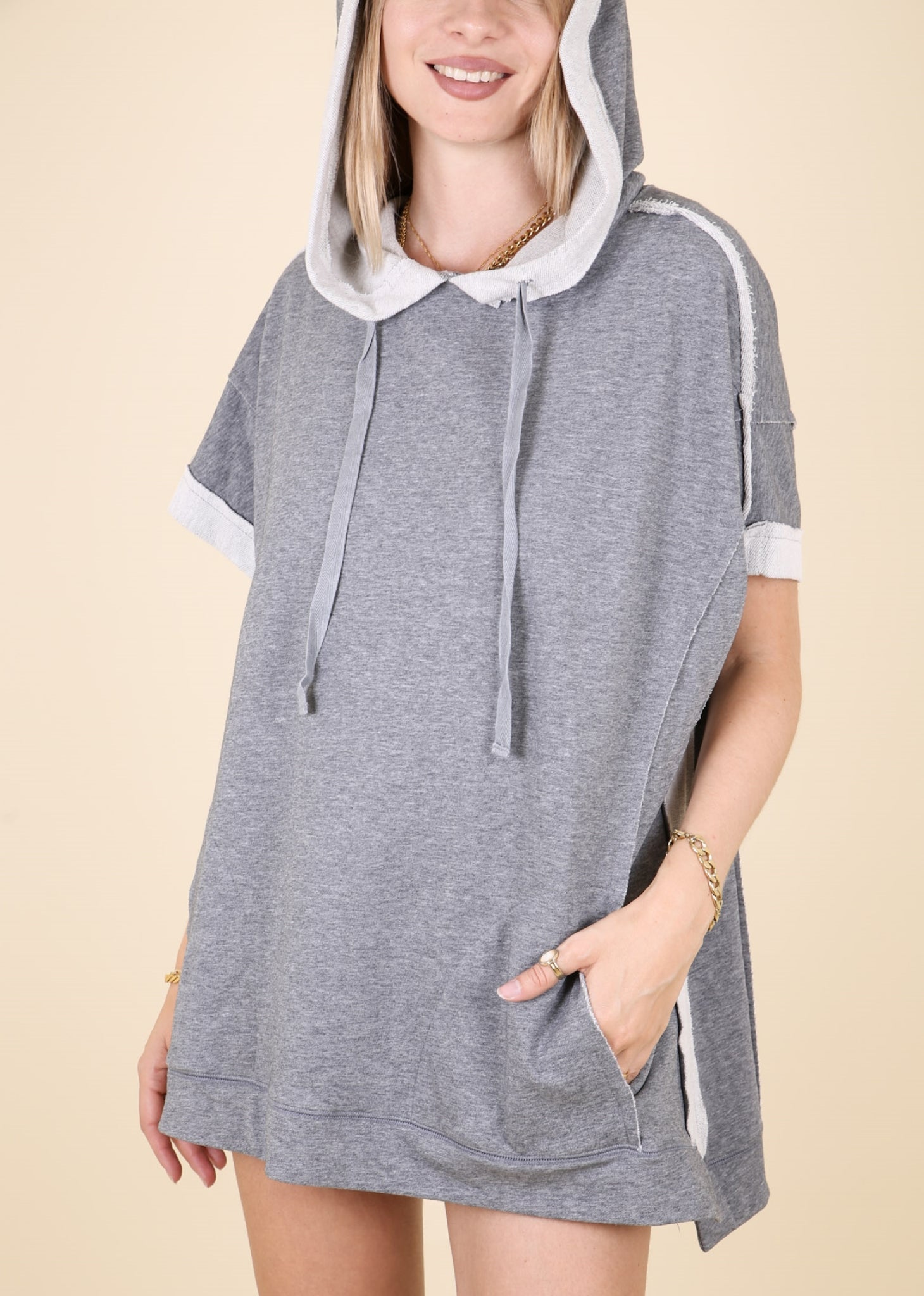 Sudadera con capucha de manga corta para novio