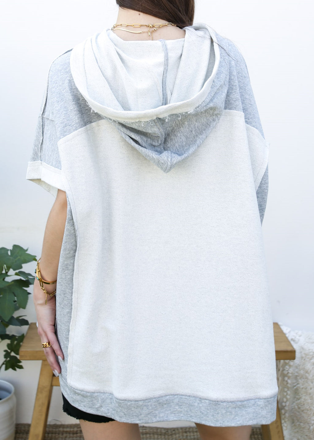 Sudadera con capucha de manga corta para novio