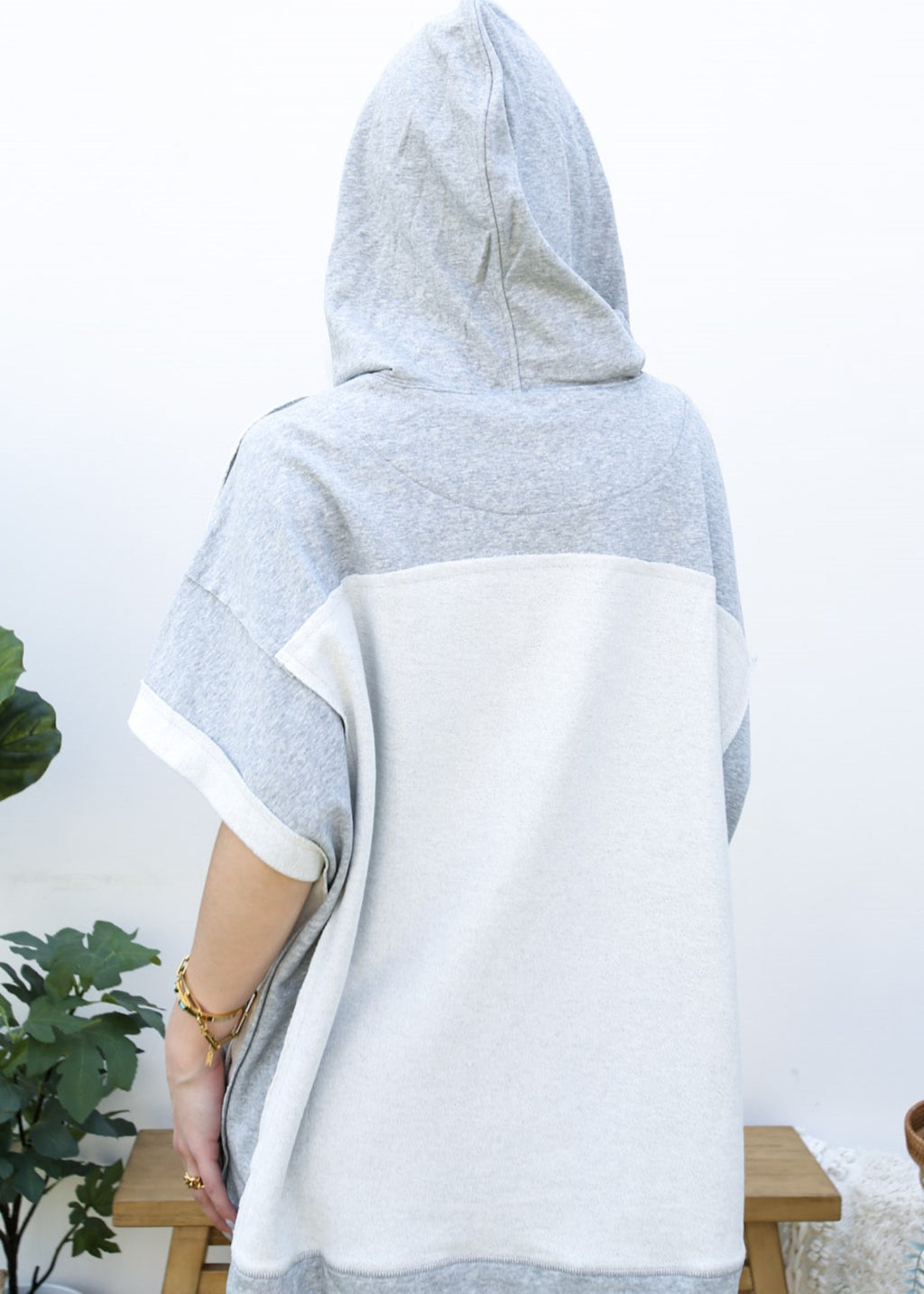 Sudadera con capucha de manga corta para novio
