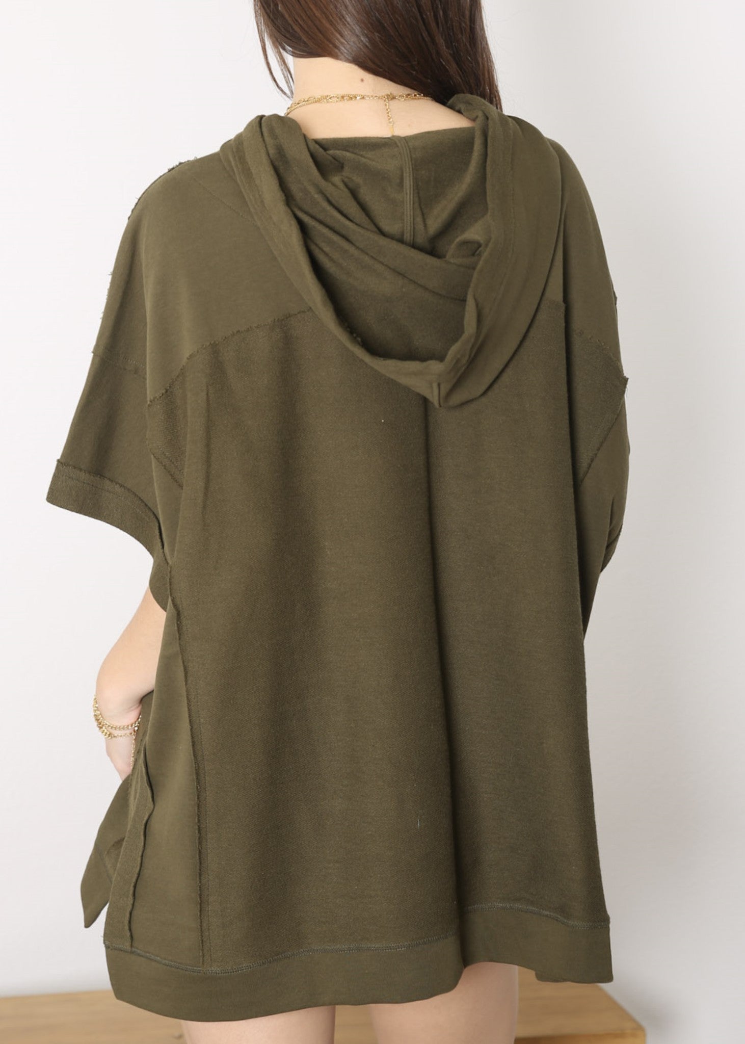 Sudadera con capucha de manga corta para novio