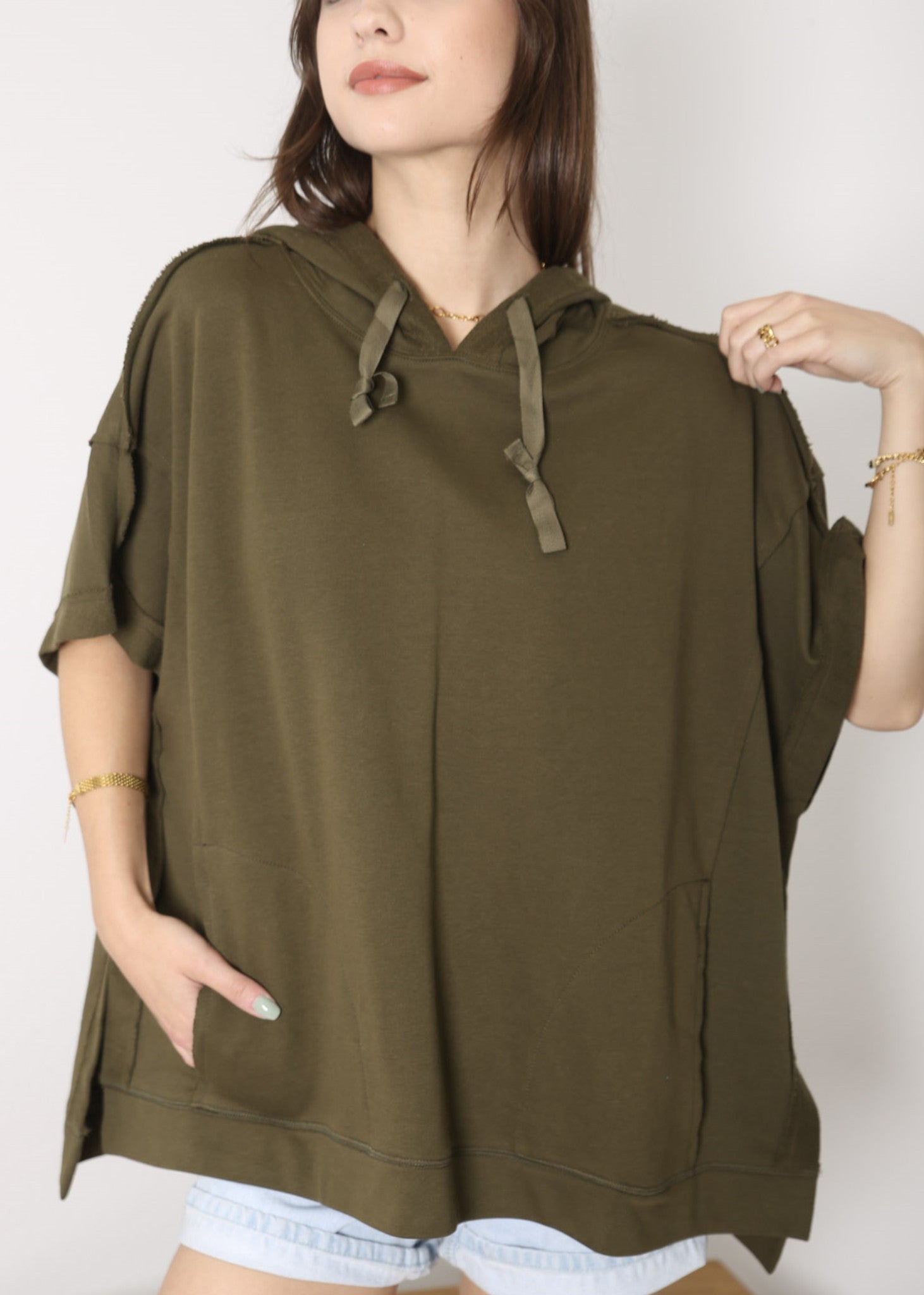 Sudadera con capucha de manga corta para novio