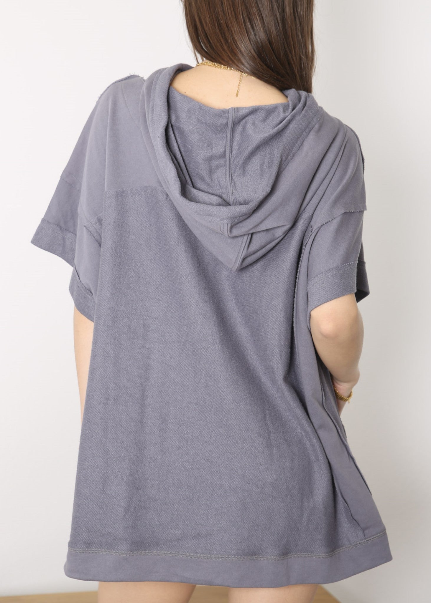 Sudadera con capucha de manga corta para novio