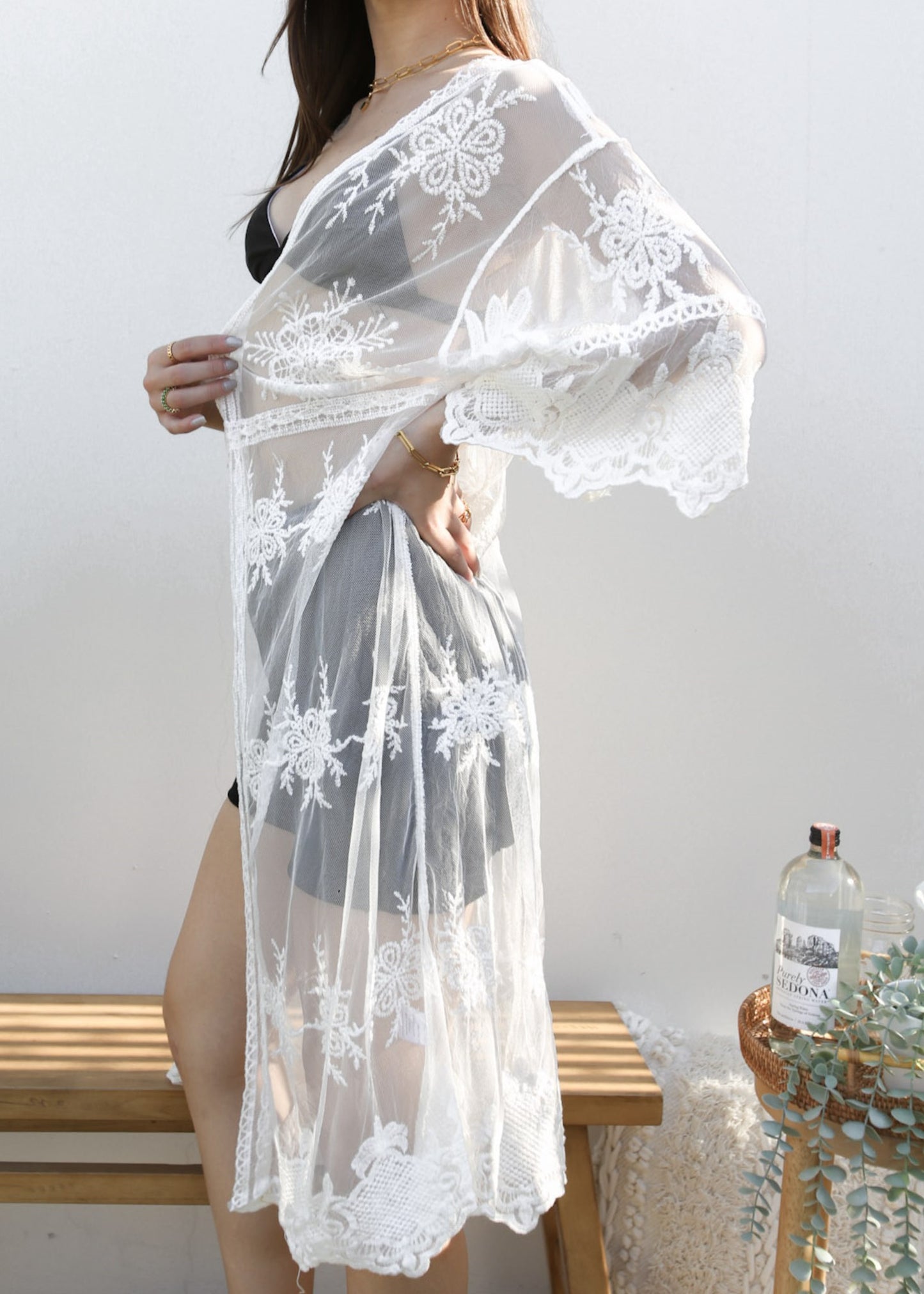 Kimono largo con bordado de encaje floral