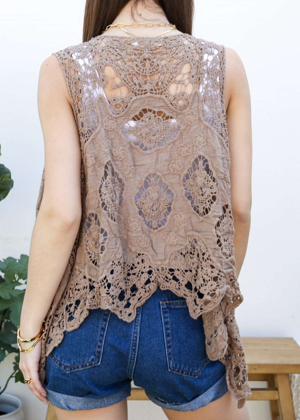 Chaleco tipo cárdigan de crochet con punto boho