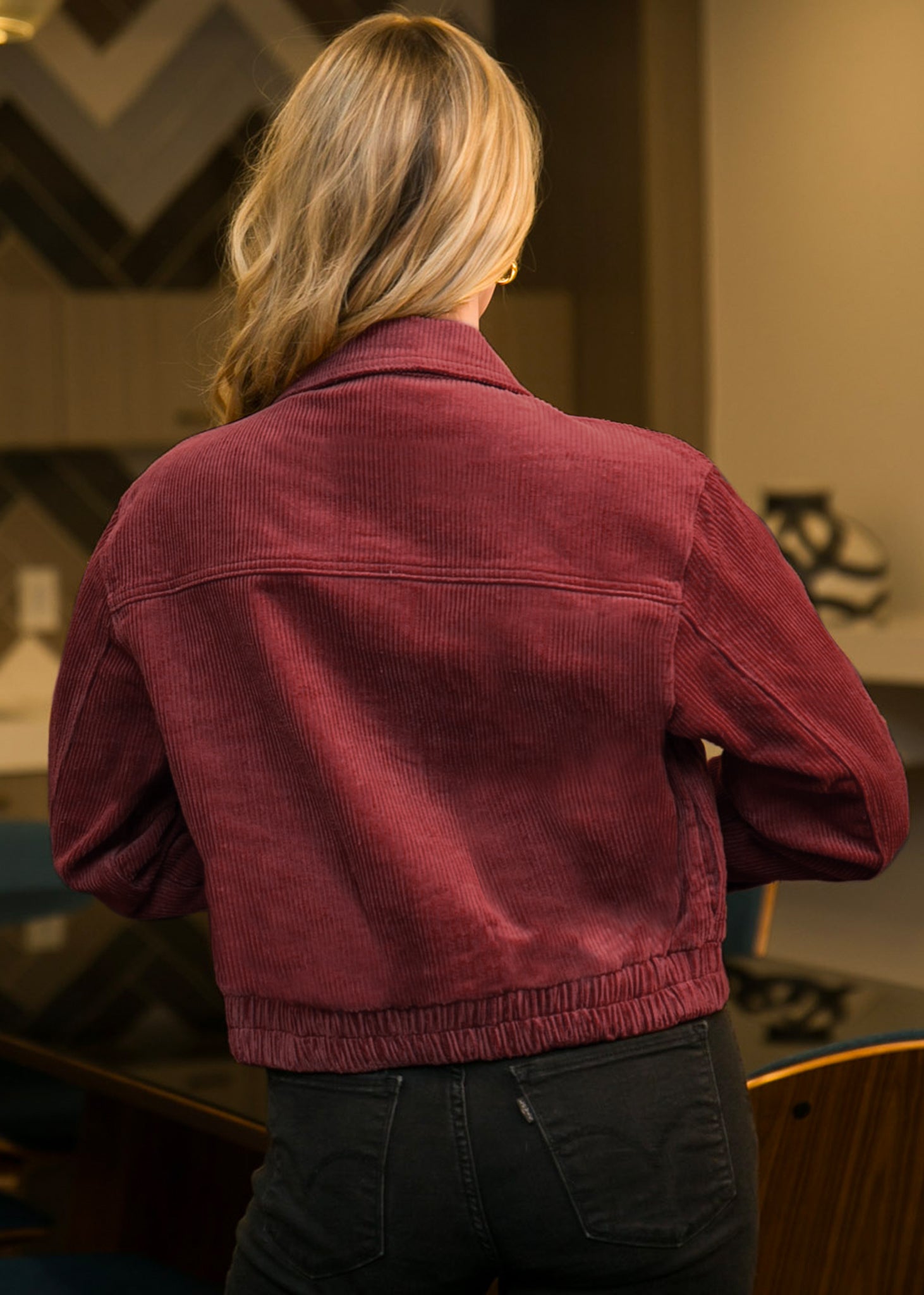 Chaqueta de pana con cuello abotonado