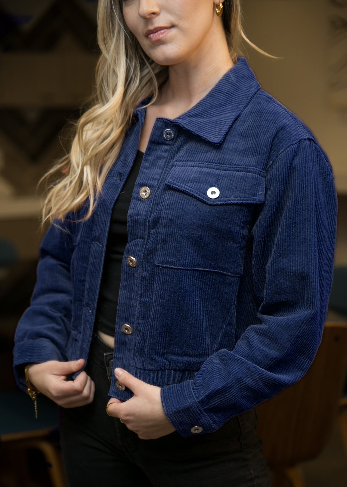 Chaqueta de pana con cuello abotonado