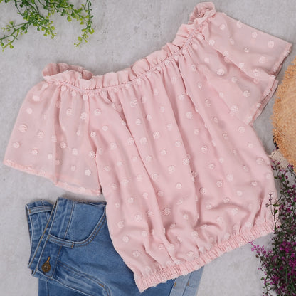 Blusa delicada con hombros descubiertos