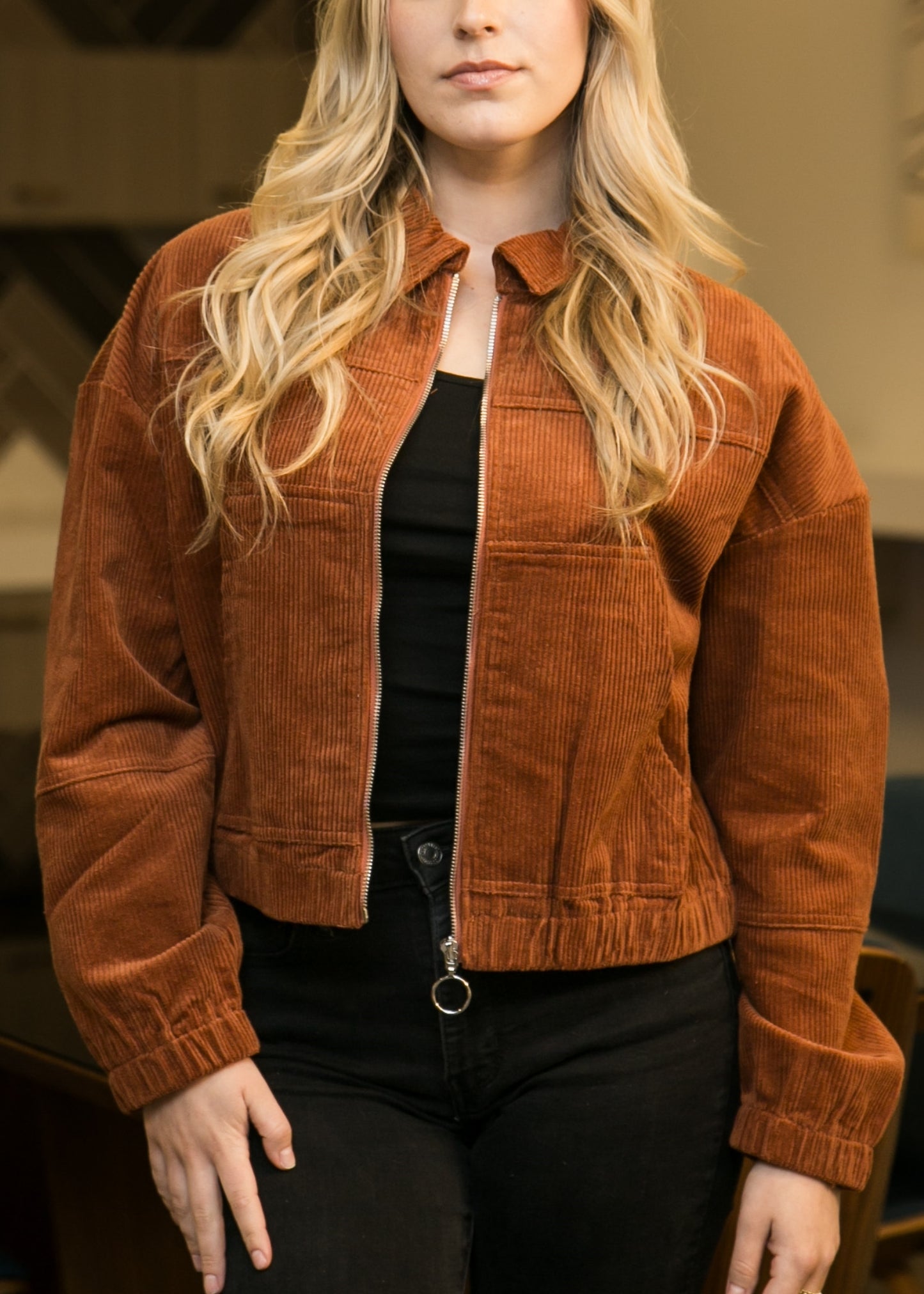 Chaqueta corta de pana de manga larga para mujer de Anna-Kaci