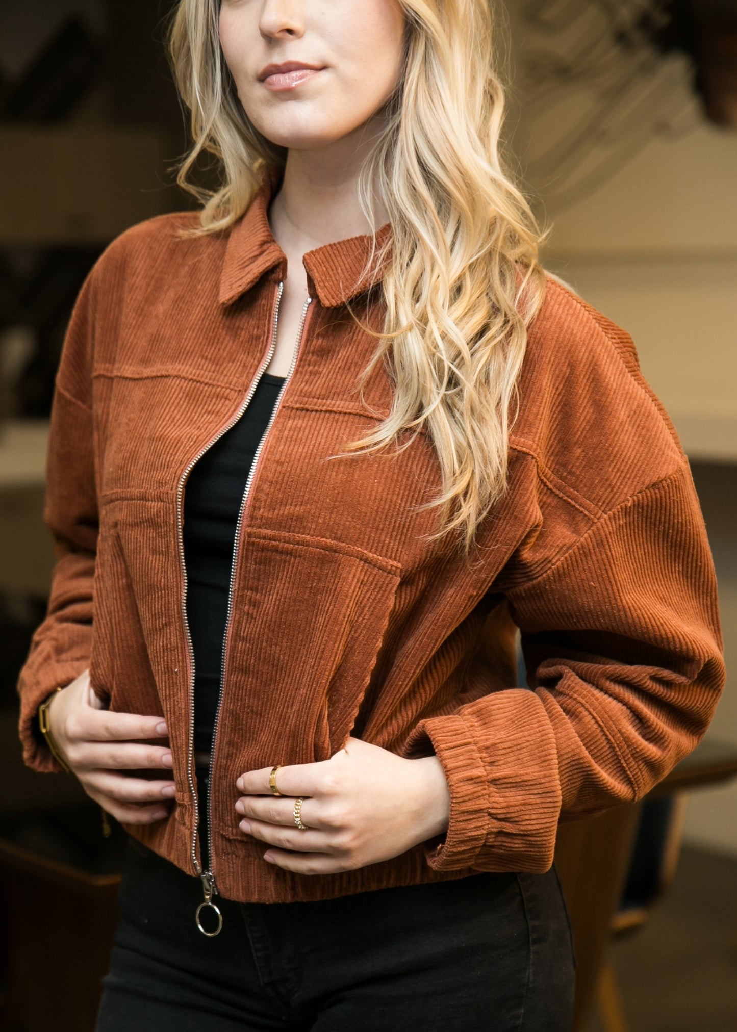 Chaqueta corta de pana de manga larga para mujer de Anna-Kaci