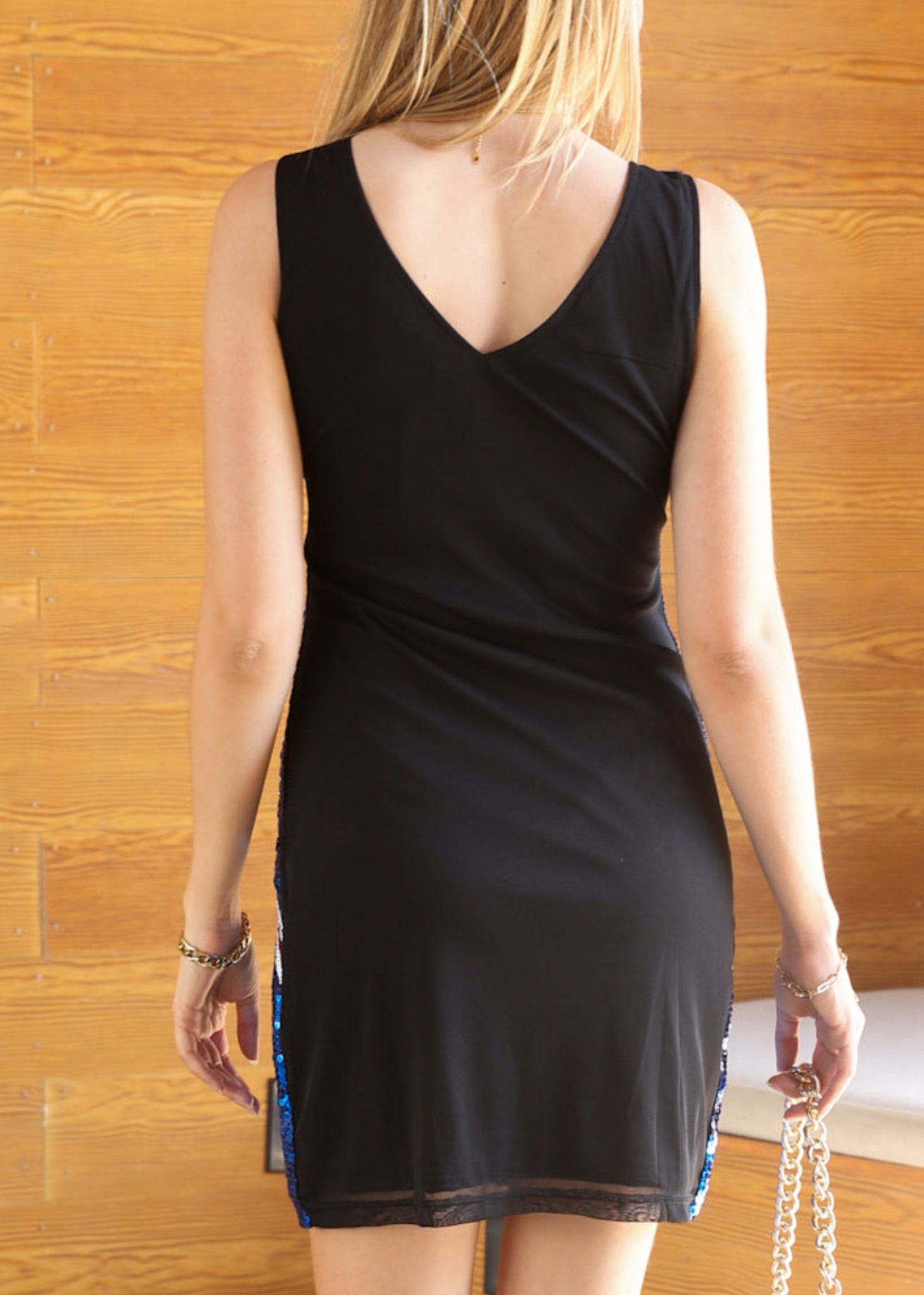 Vestido británico con lentejuelas y poder británico