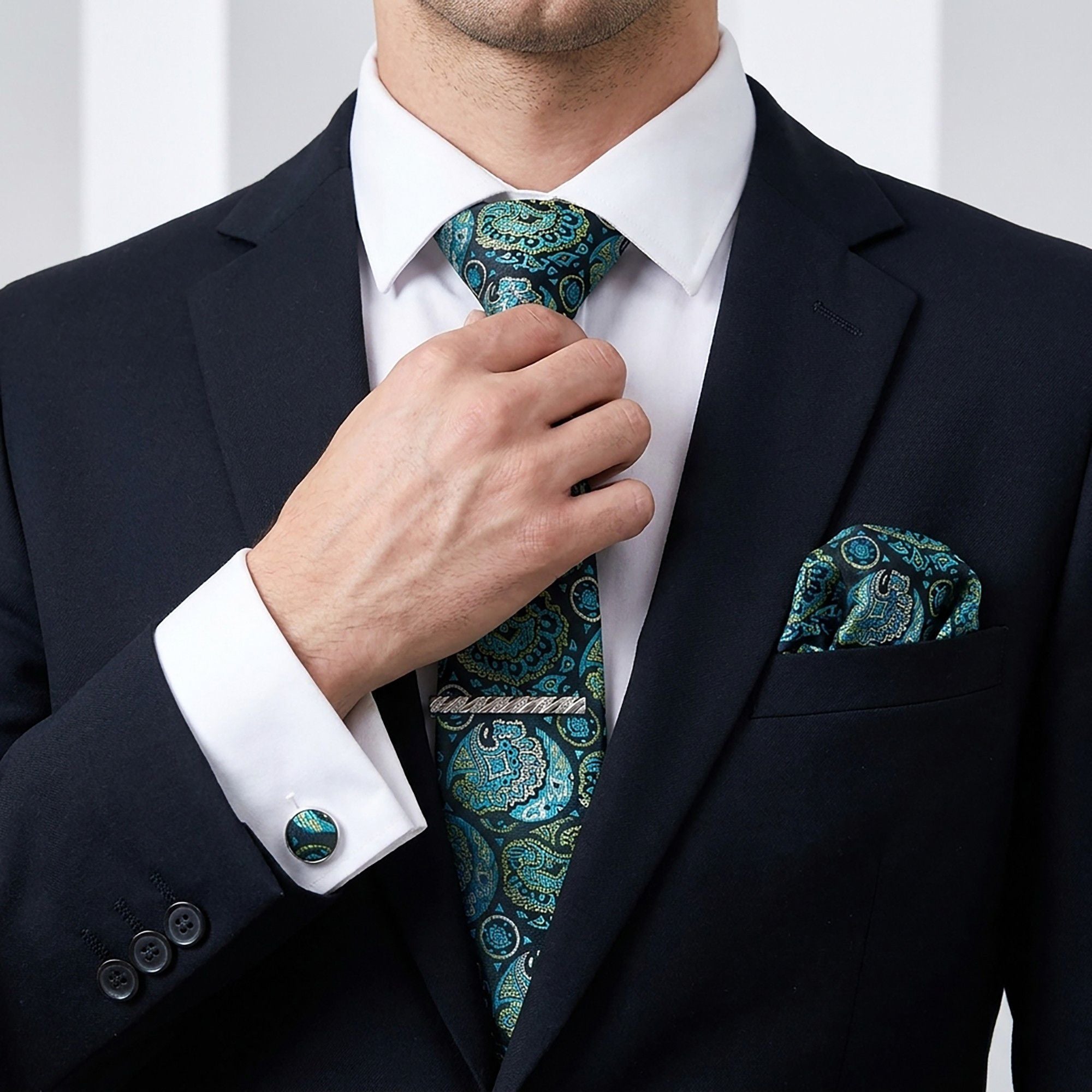 Men's Paisley Pattern Tie Gift Set with Matching Pocket Square Cufflinks and Silver Tie Clip
