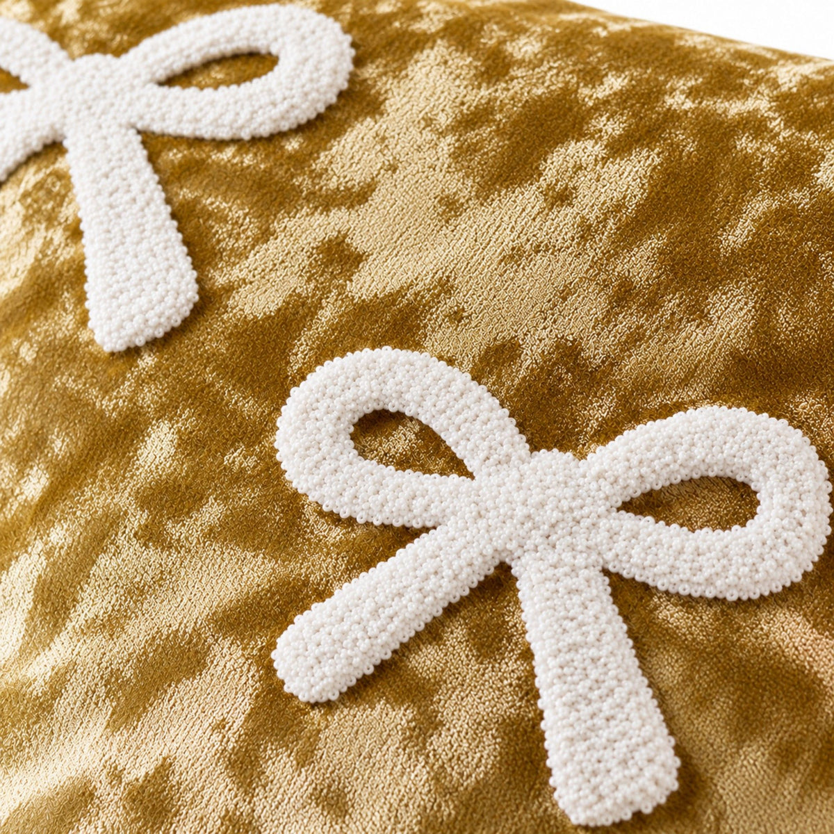 1 Piece Decorative Bow Throw Pillow Cover Soft Velvet Christmas Accent 18 x 18 Inch