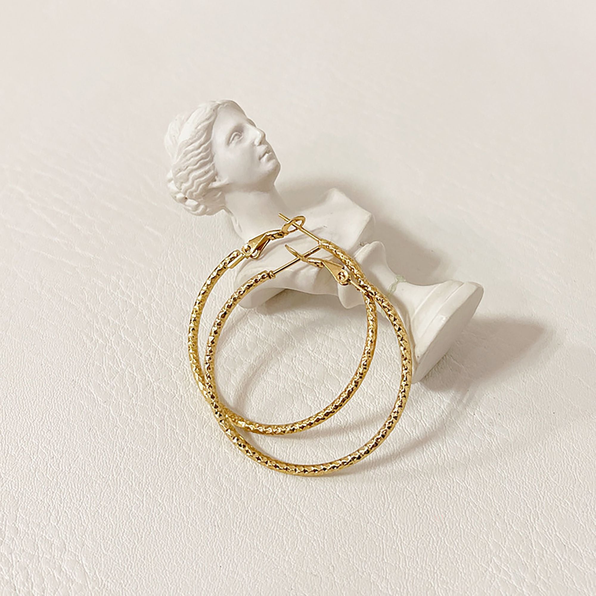 Women's Gold Textured Hoop Earrings for Versatile Styling