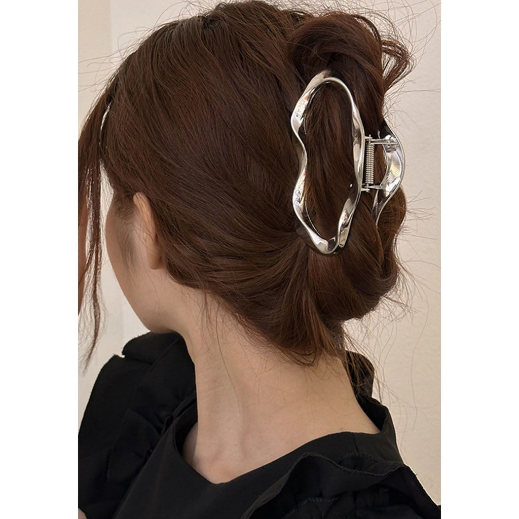 Women's Wavy Metal Hair Claw Clip with Hollow Design and Strong Grip 2.7x4.7in