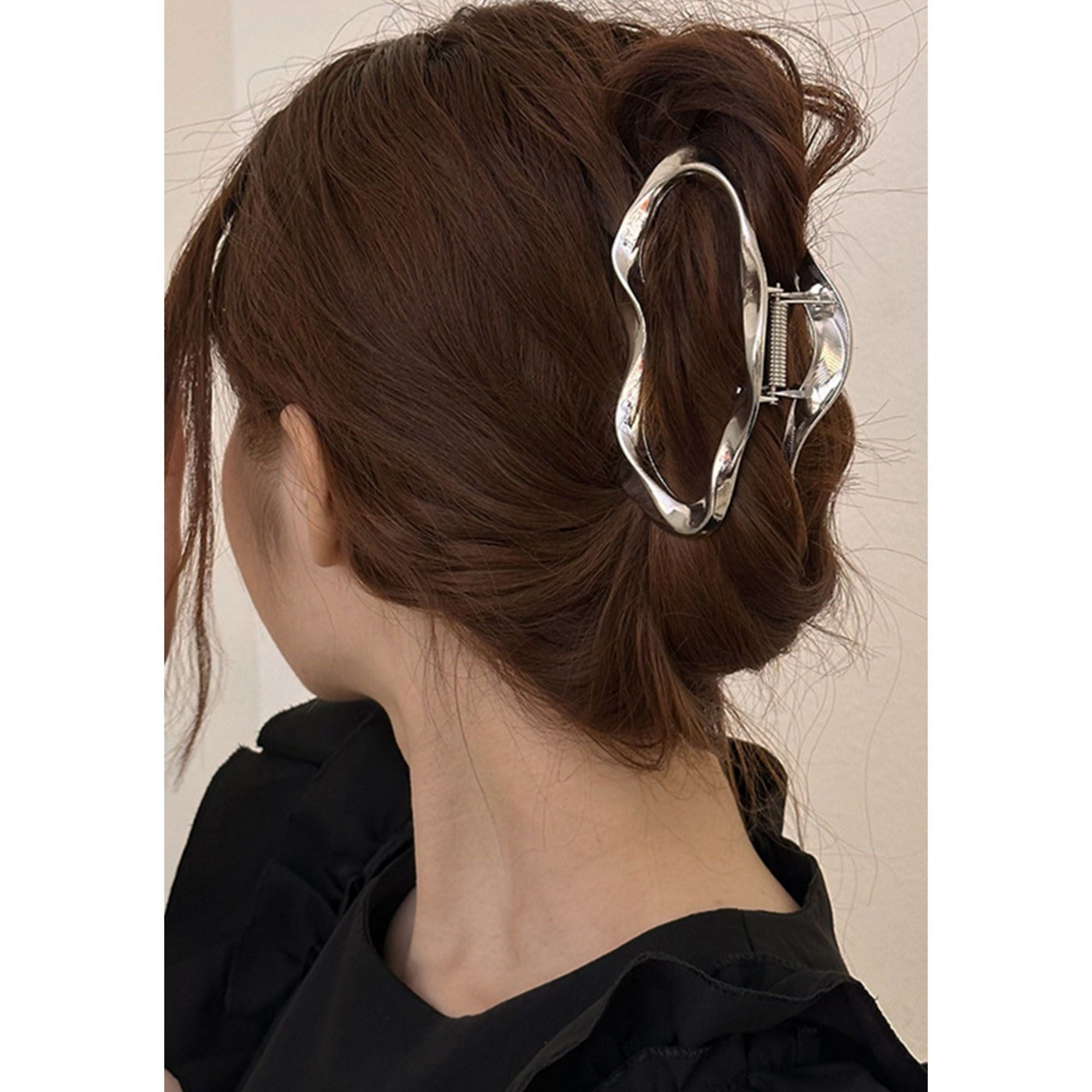 Women's Wavy Metal Hair Claw Clip with Hollow Design and Strong Grip 2.7x4.7in