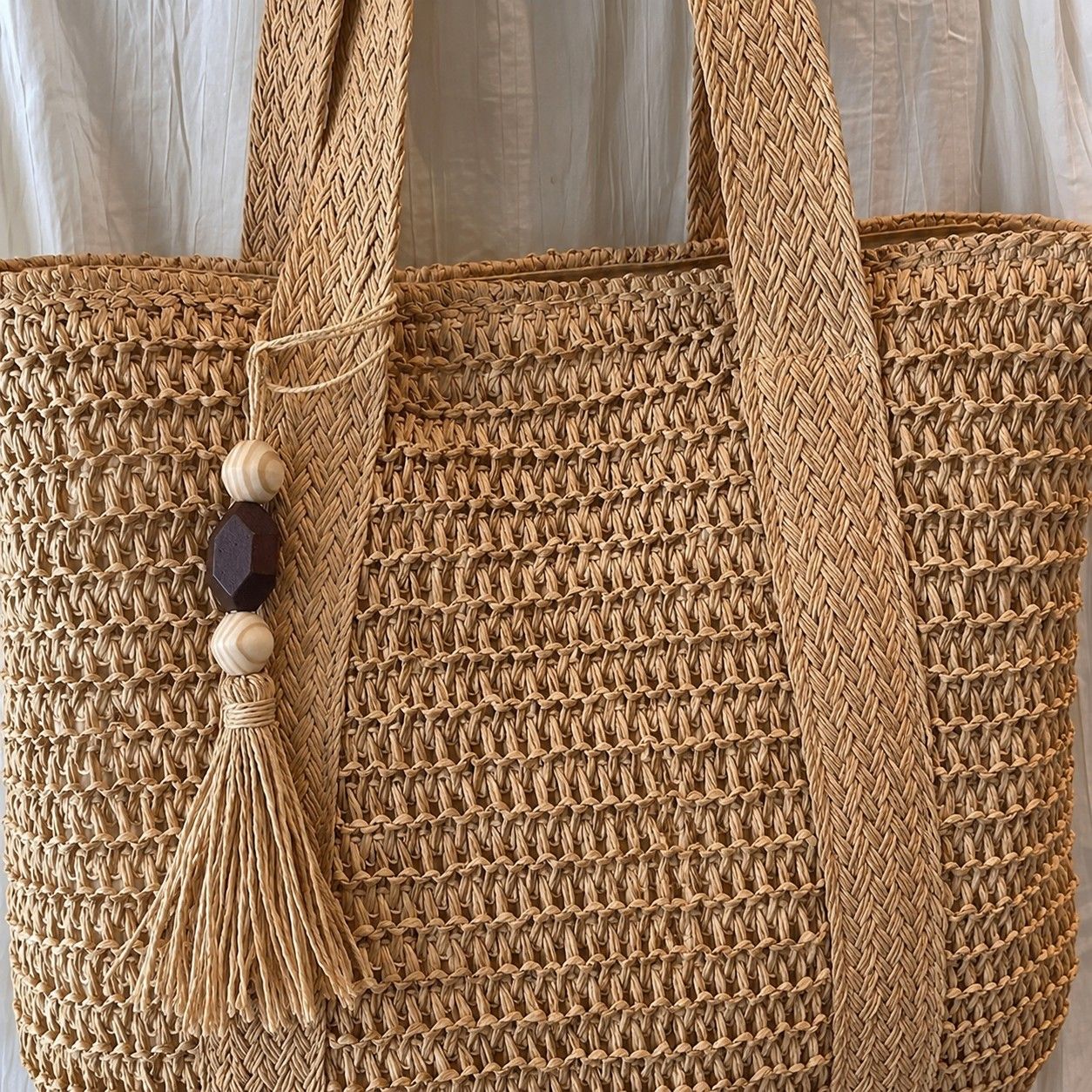 Woven Straw Tote Bag Large Capacity Zip Top Shoulder Carryall with Tassel Accent