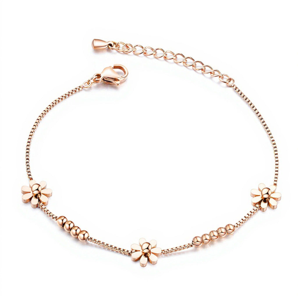 Women's Delicate Daisy Charm Bracelet with Floral Accents and Lightweight Adjustable Chain Design