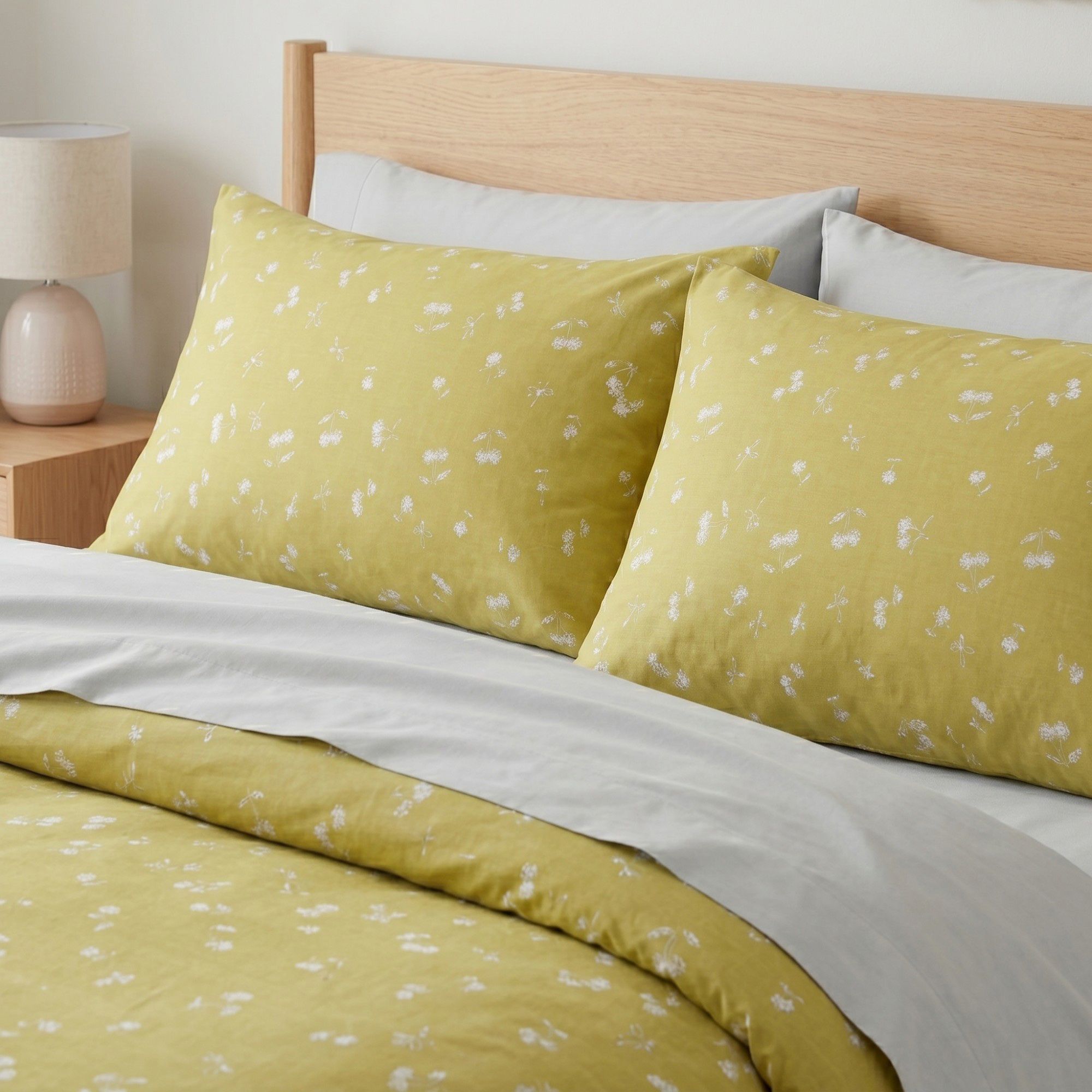 4-Piece Cotton Bedding Set with Cherry Print Duvet Cover and Pillowcases