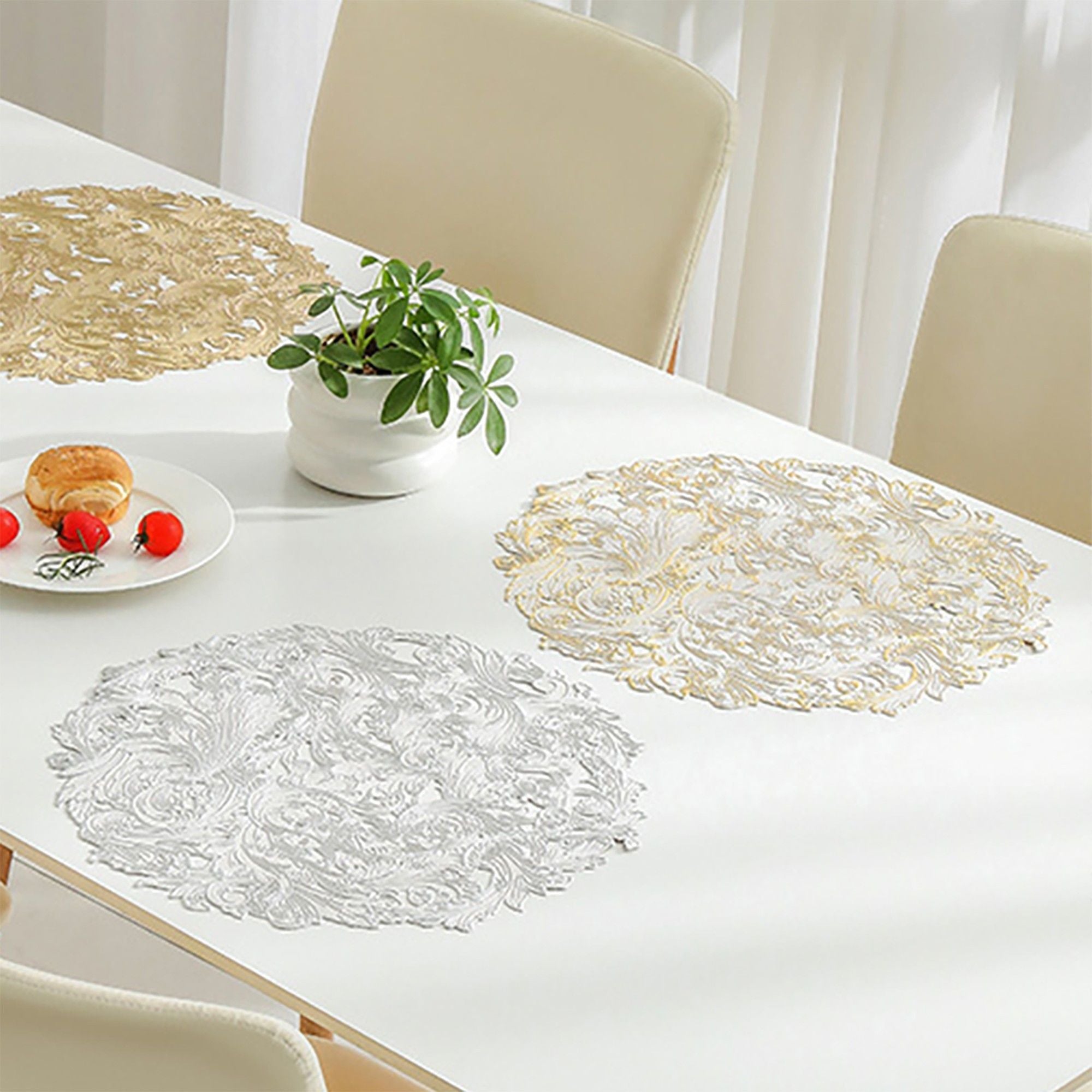 4 Piece Round Lace Placemat Set Metallic PVC Decorative Heat Resistant Table Mats