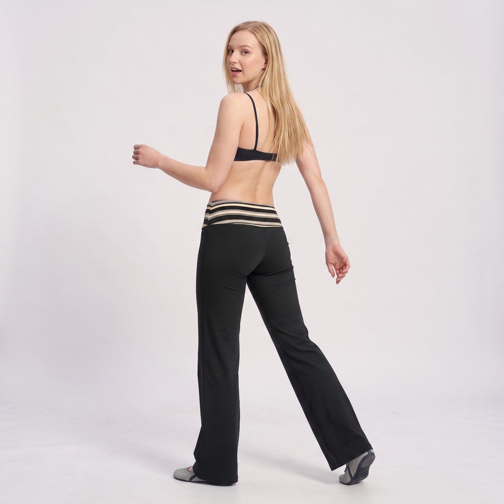 Layered Striped Halter Sports Bra with Slim Straps for Yoga and Everyday Activewear