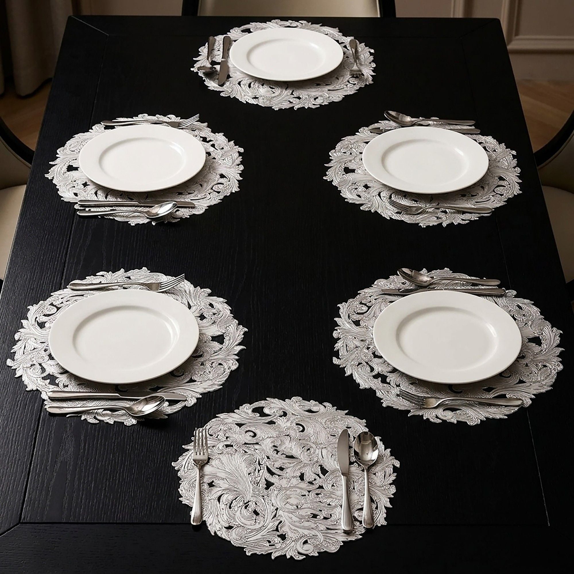 4 Piece Round Lace Placemat Set Metallic PVC Decorative Heat Resistant Table Mats