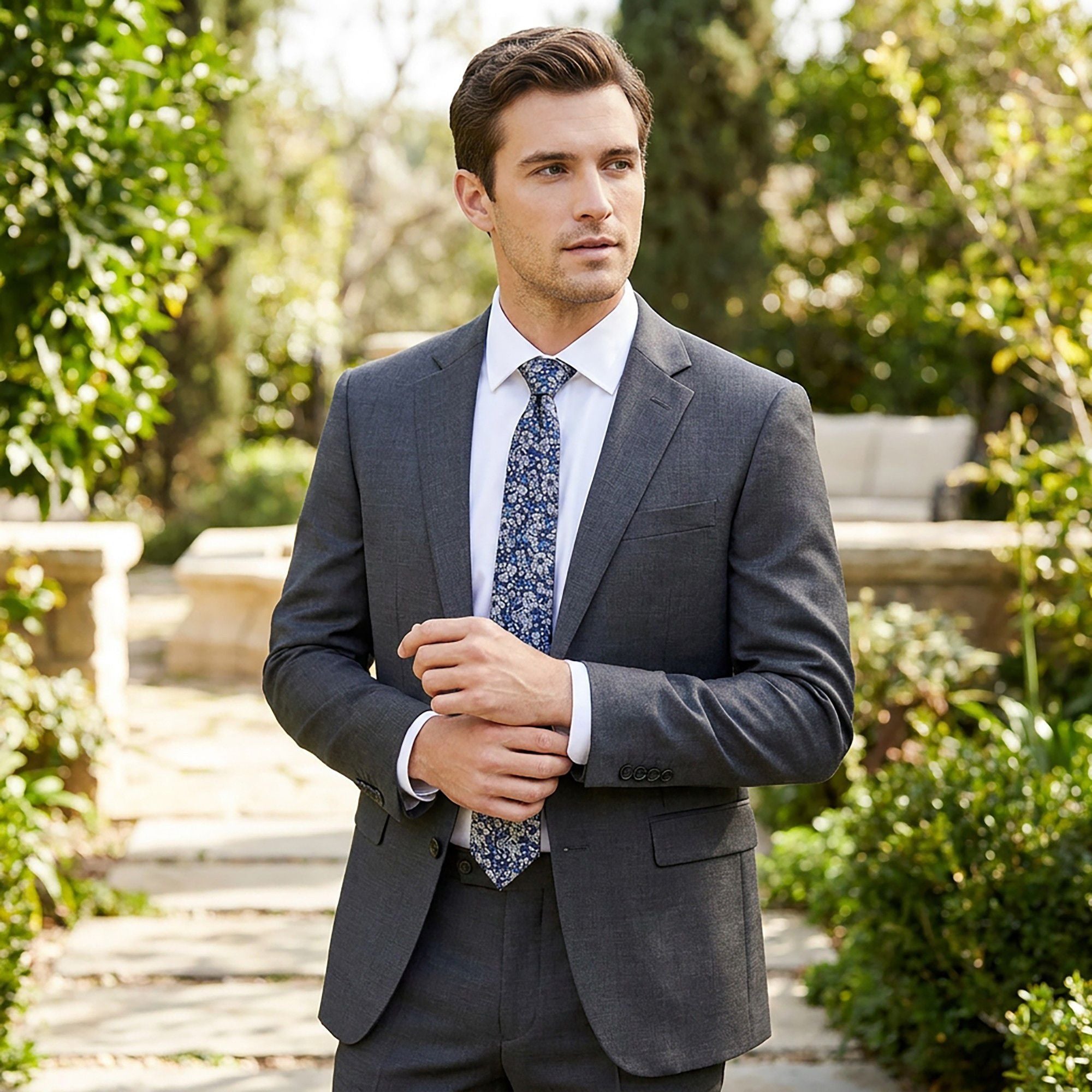 Men's Paisley Tie Gift Set with Matching Pocket Square Cufflinks and Silver Tie Clip