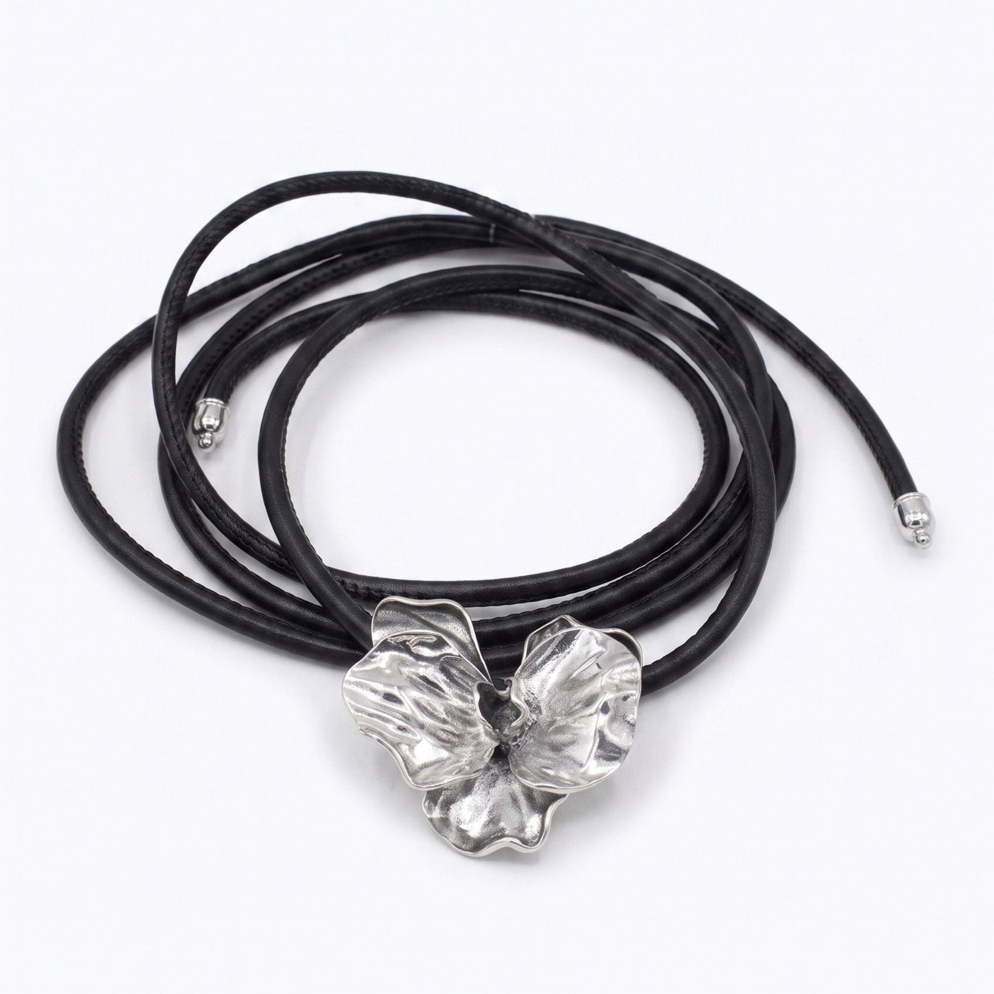Three-Petal Flower Leather Waist Rope Adjustable Vintage Body Belt Floral Inspired Waist Jewelry 47.2in- Silver