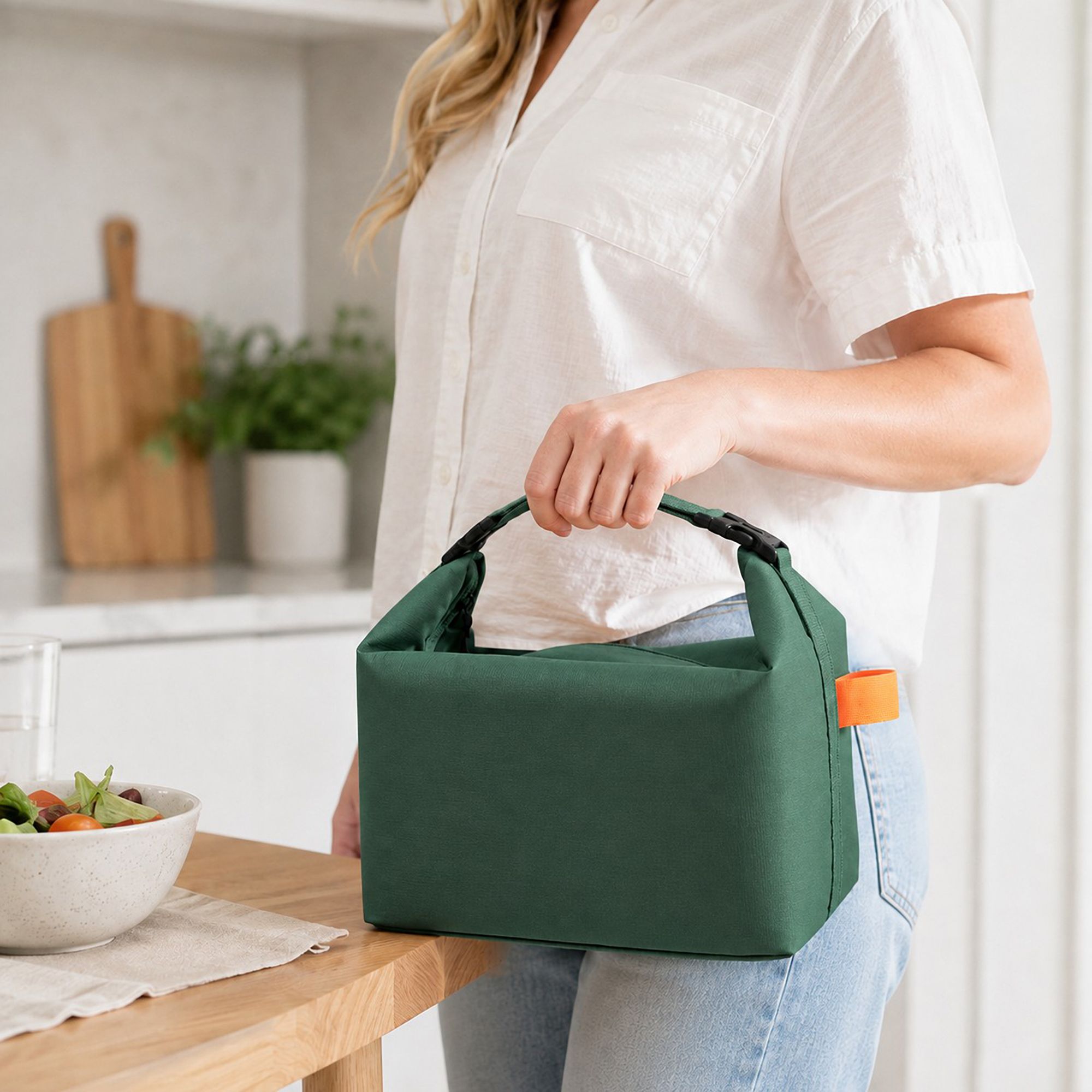 Insulated Roll Top Lunch Bag with Buckle Handle and Leak-Resistant Lining
