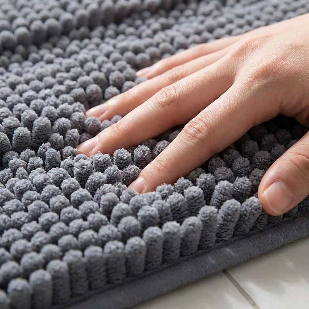 Chenille Bath Mat with Plush Noodle Texture and Non Slip Backing