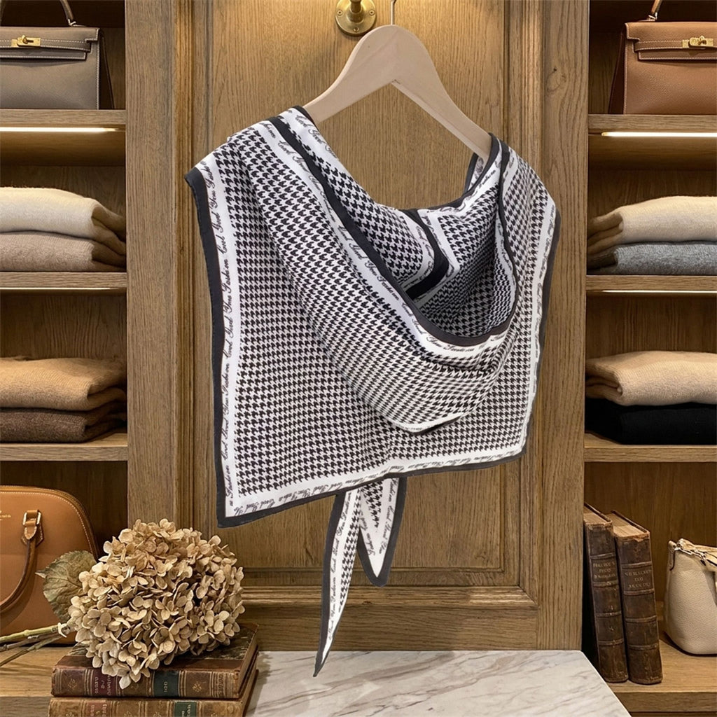 Lightweight Printed Neck Scarf with Contrast Border for Everyday Styling