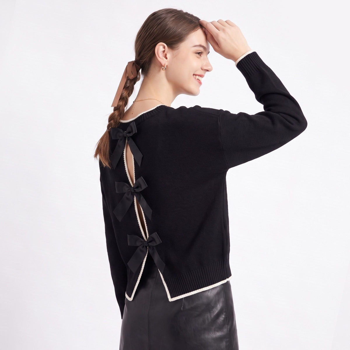 Contrast Trim Crewneck Knit Sweater