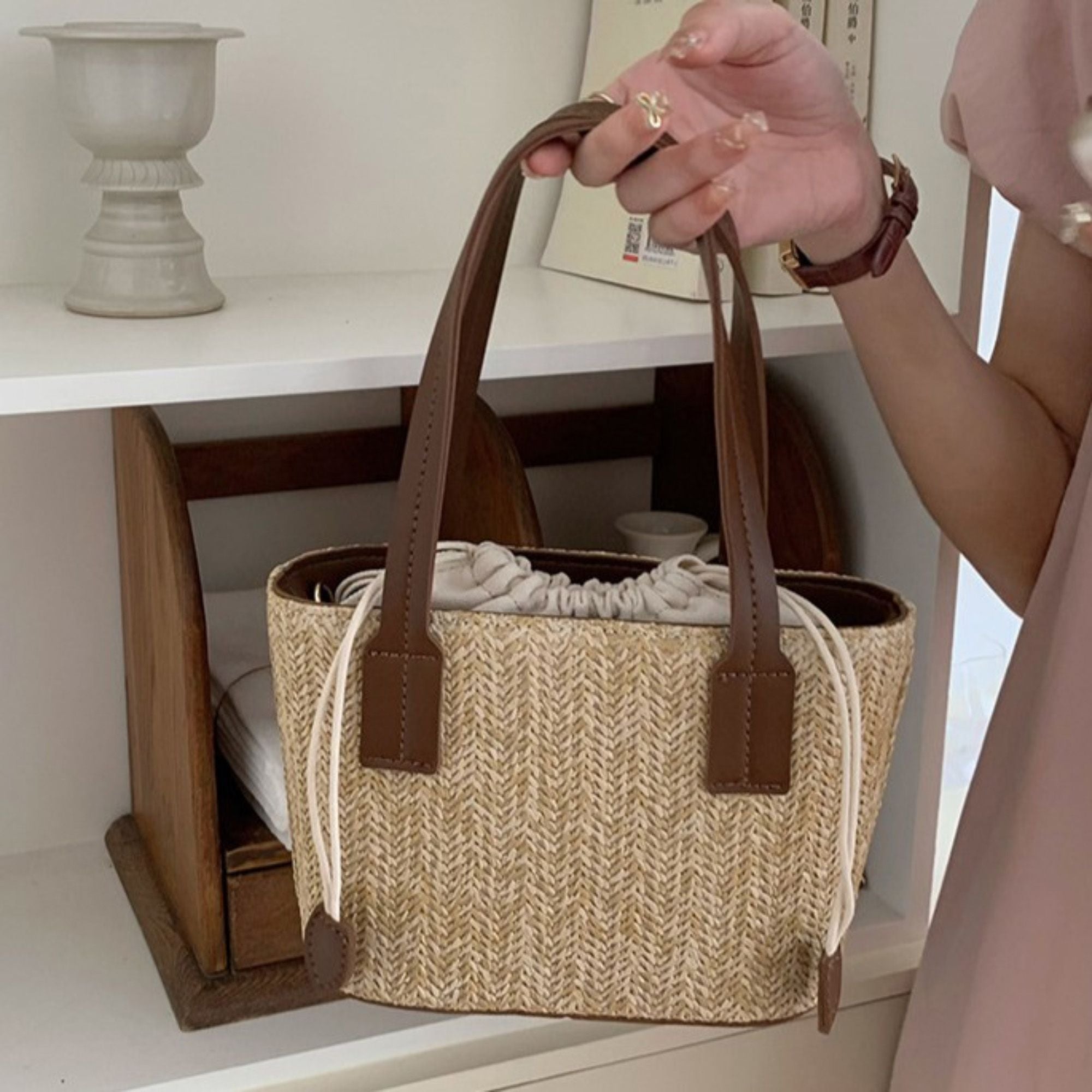 Summer PU Straw Woven Drawstring Handbag with Inner Zipper Pocket