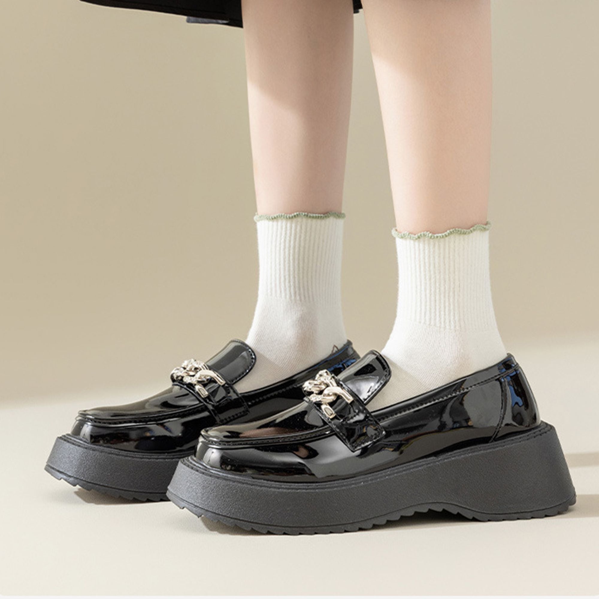 Anna-Kaci 4 Pairs Mid-Crew Ruffle Trim Socks with Contrast Toe Heel and Cat Embroidery Design