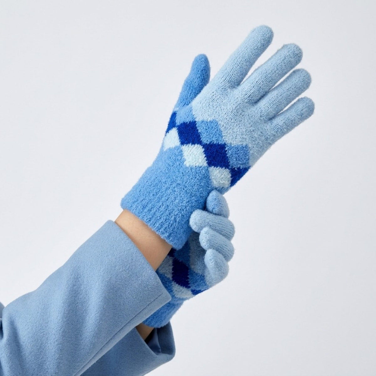 Soft Knit Gloves with Argyle Pattern and Cozy Fuzzy Texture 8.2 x 3.5in